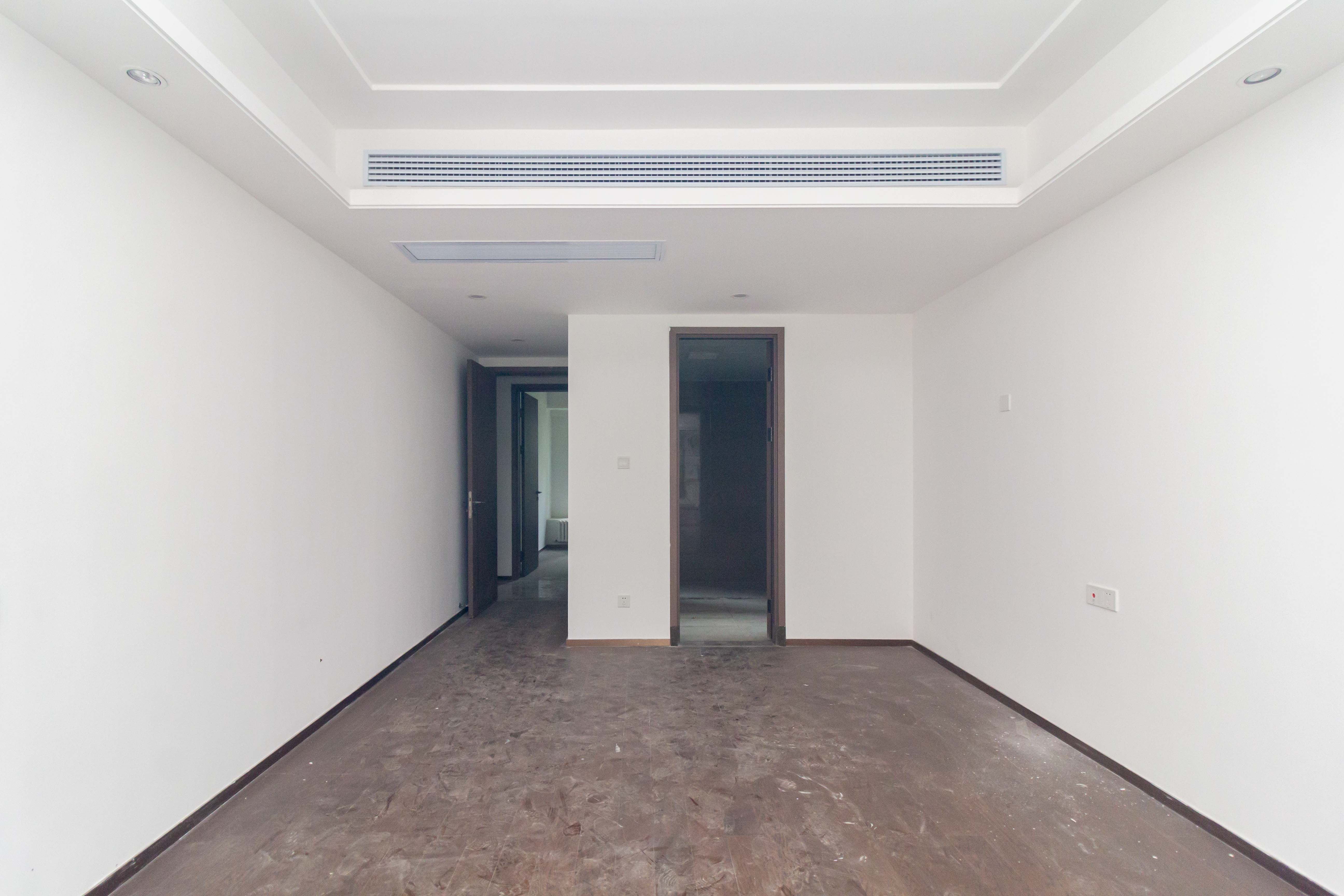 金茂建发观悦  4室2厅2卫    300.0万卧室