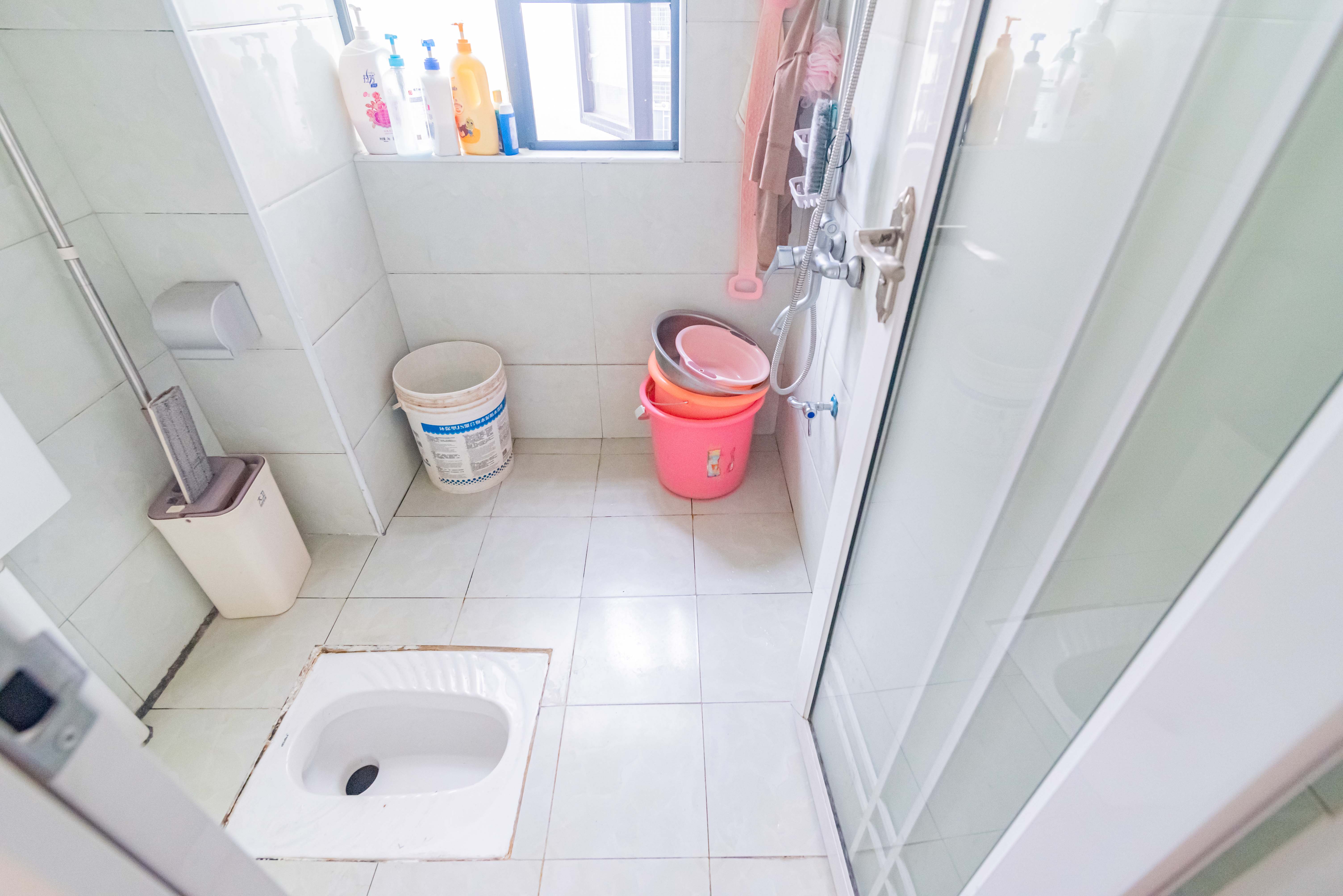 悦湖山  4室2厅1卫    82.0万 悦湖山  4室2厅1卫    82.0万卫生间