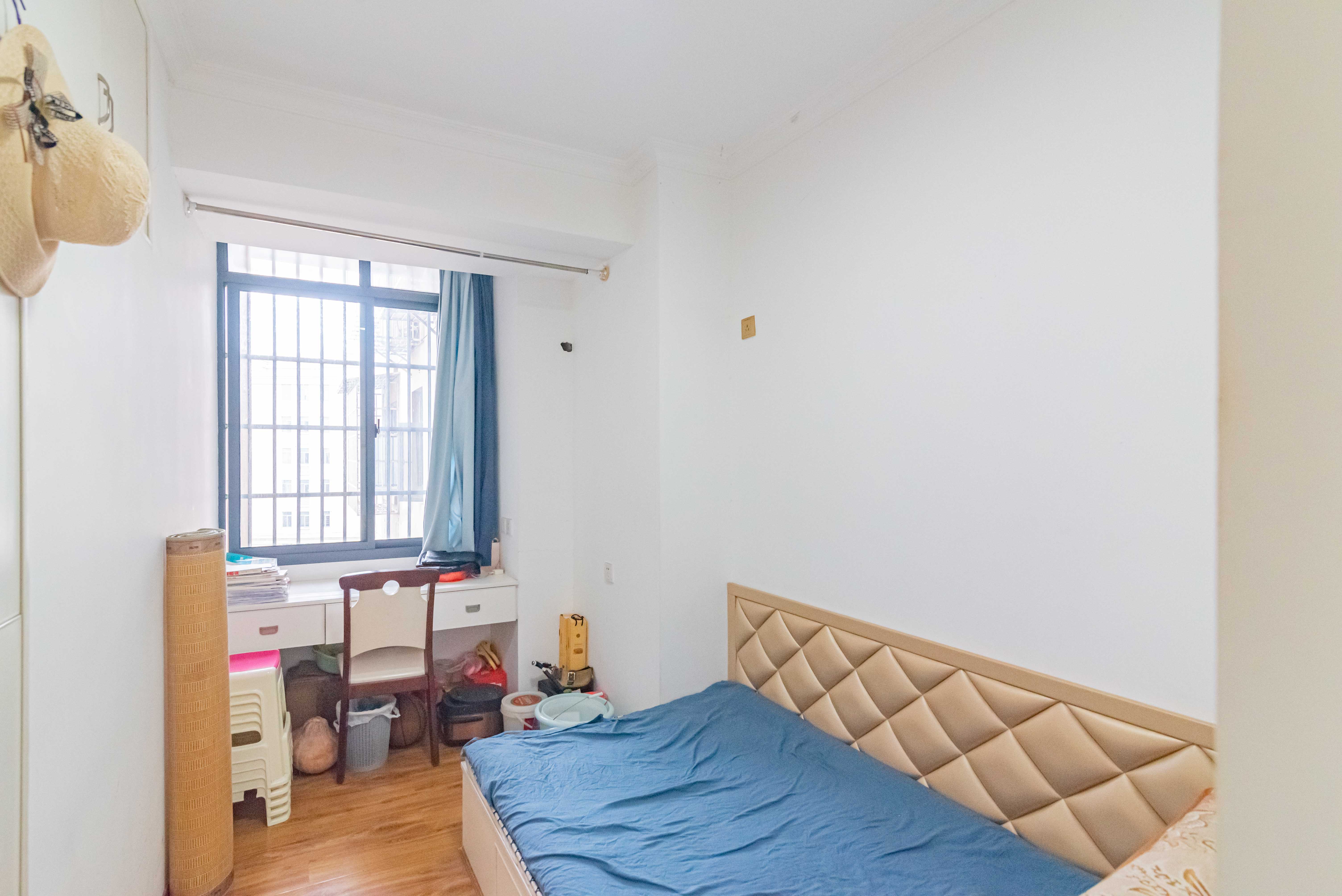 悦湖山  4室2厅1卫    82.0万 悦湖山  4室2厅1卫    82.0万卧室