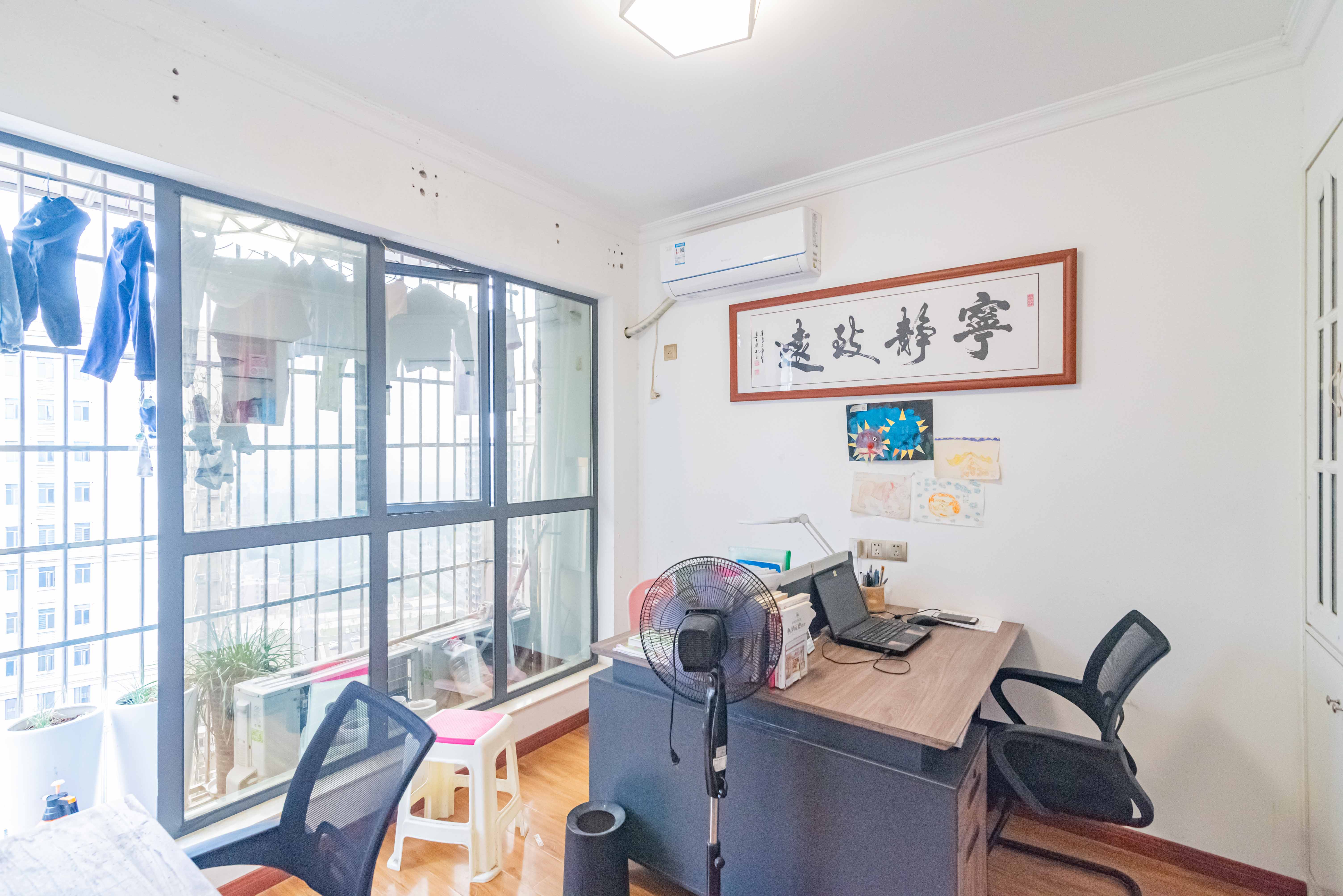 悦湖山  4室2厅1卫    82.0万 悦湖山  4室2厅1卫    82.0万卧室