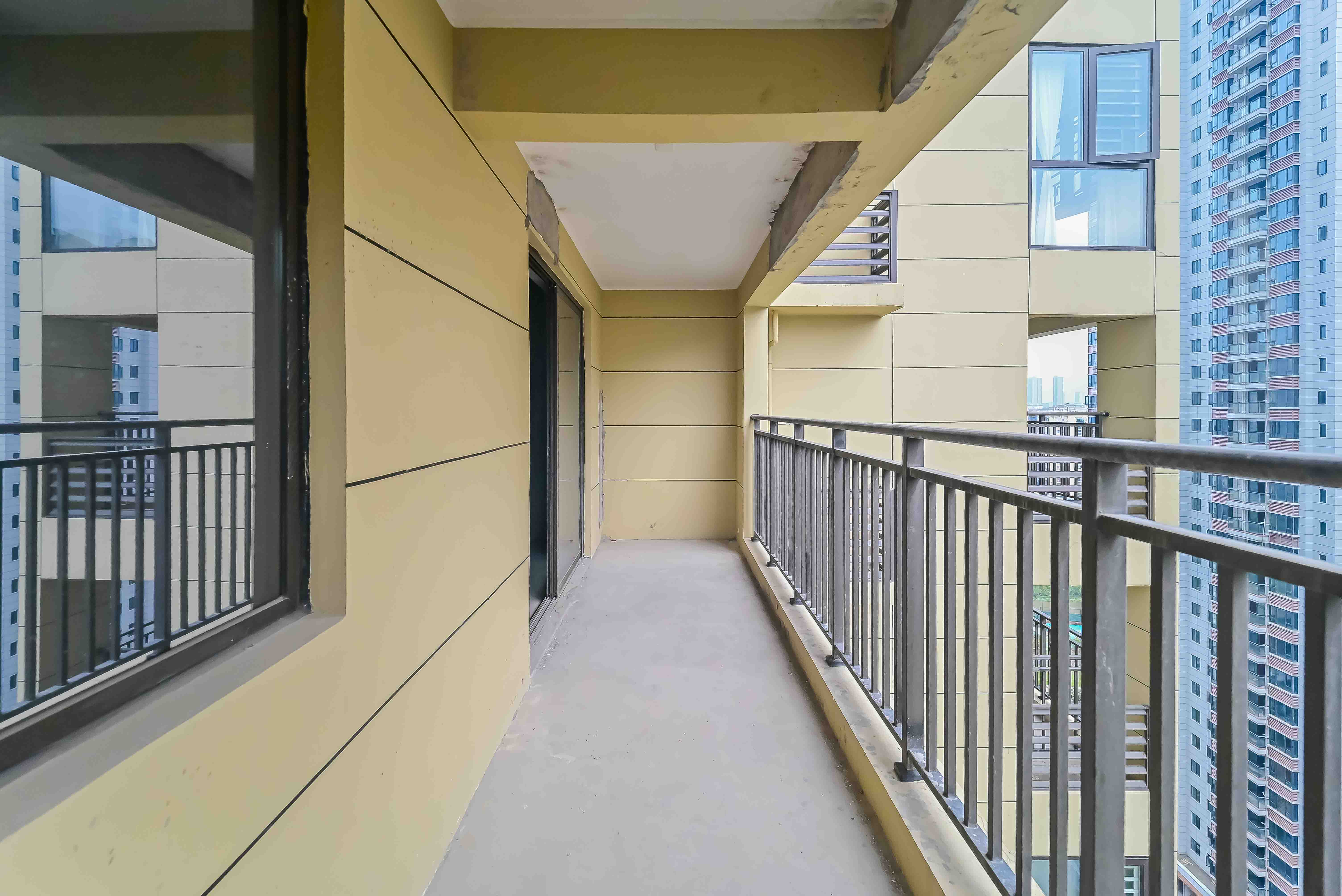 世茂璀璨天城 4室2厅2卫 160.8万 世茂璀璨天城 4室2厅2卫 160.8万其他