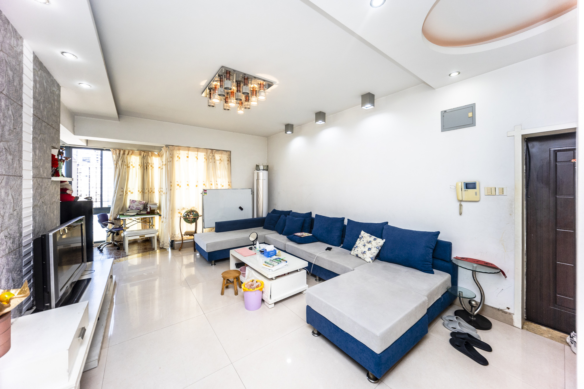 华菱蓝调国际(华菱.香墅美地)  3室2厅2卫    93.8万 华菱蓝调国际(华菱.香墅美地)  3室2厅2卫    93.8万客厅