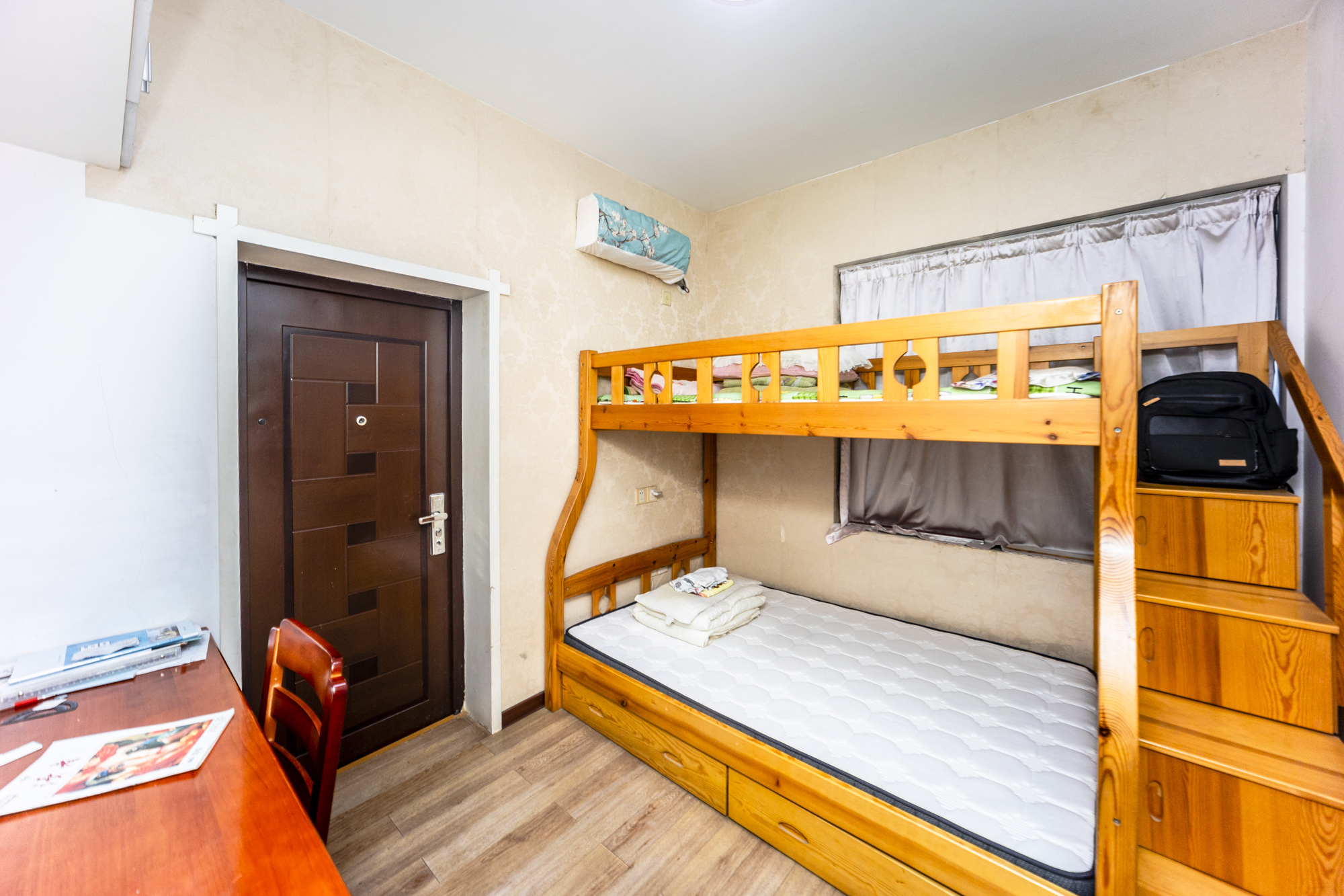 华菱蓝调国际(华菱.香墅美地)  3室2厅2卫    93.8万 华菱蓝调国际(华菱.香墅美地)  3室2厅2卫    93.8万卧室