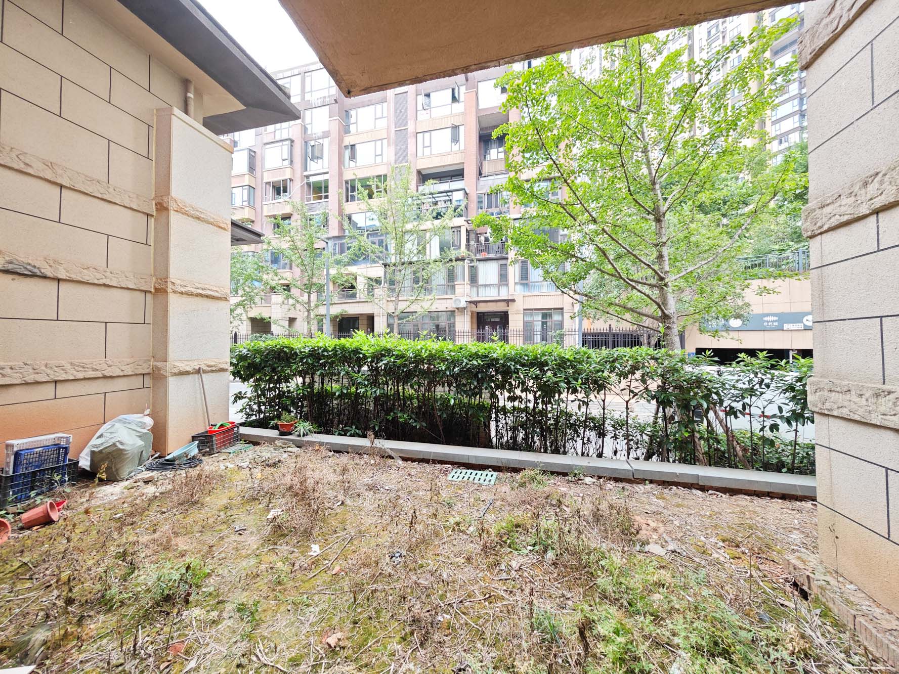 保利城（中航城国际社区、郡原美村）  4室2厅2卫   230.00万其他