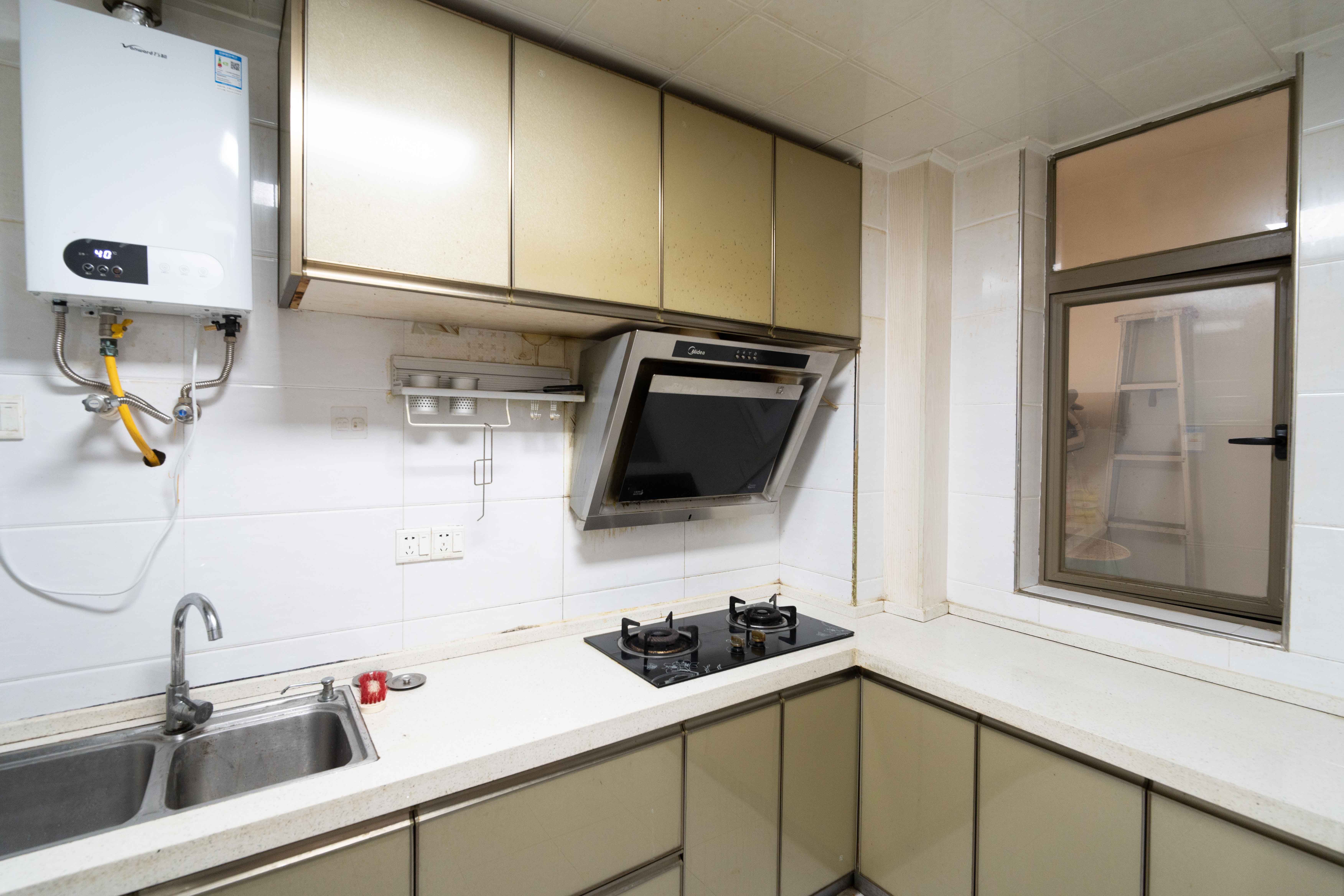 米兰春天  3室2厅1卫    85.0万厨房