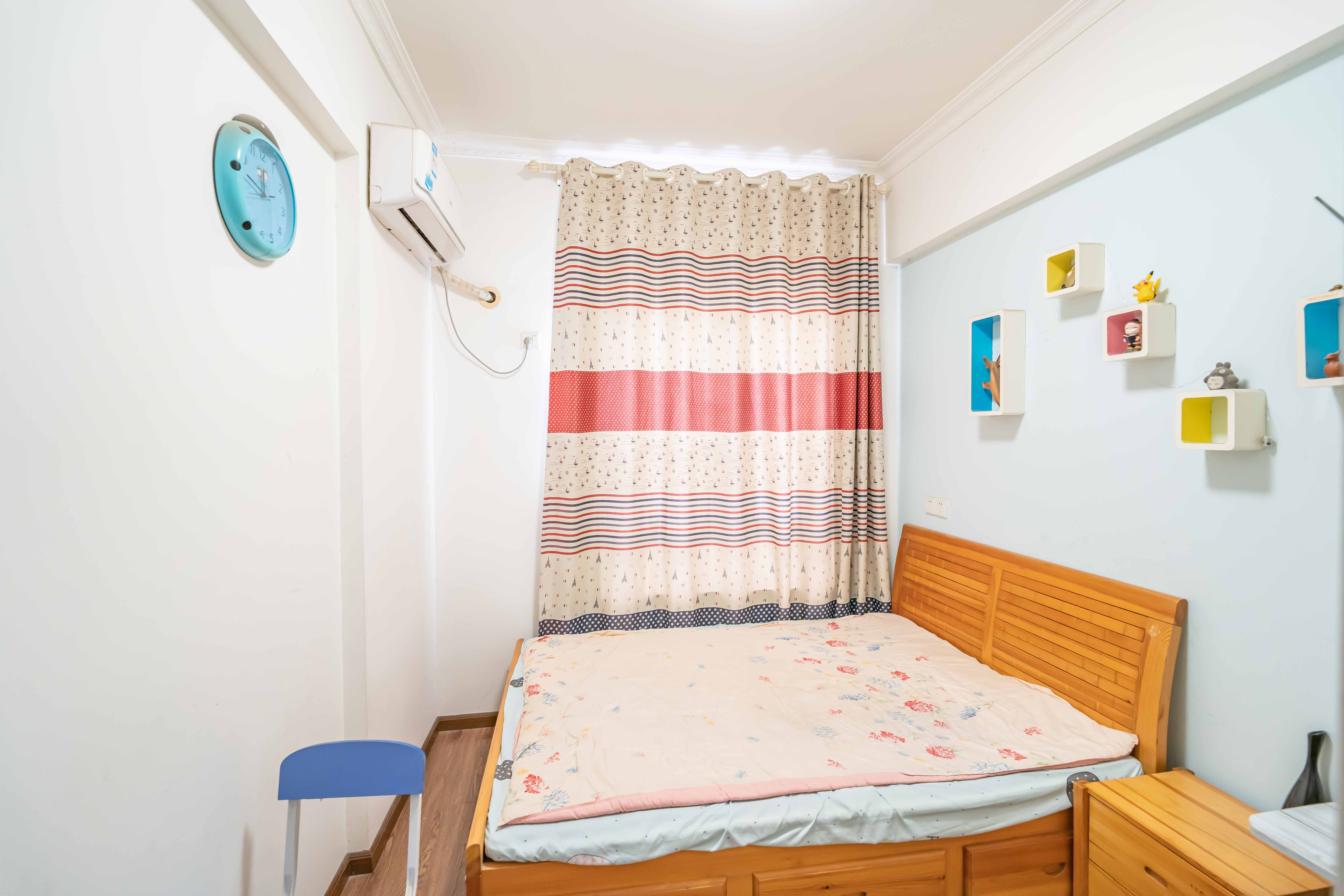 米兰春天  3室2厅1卫    85.0万卧室