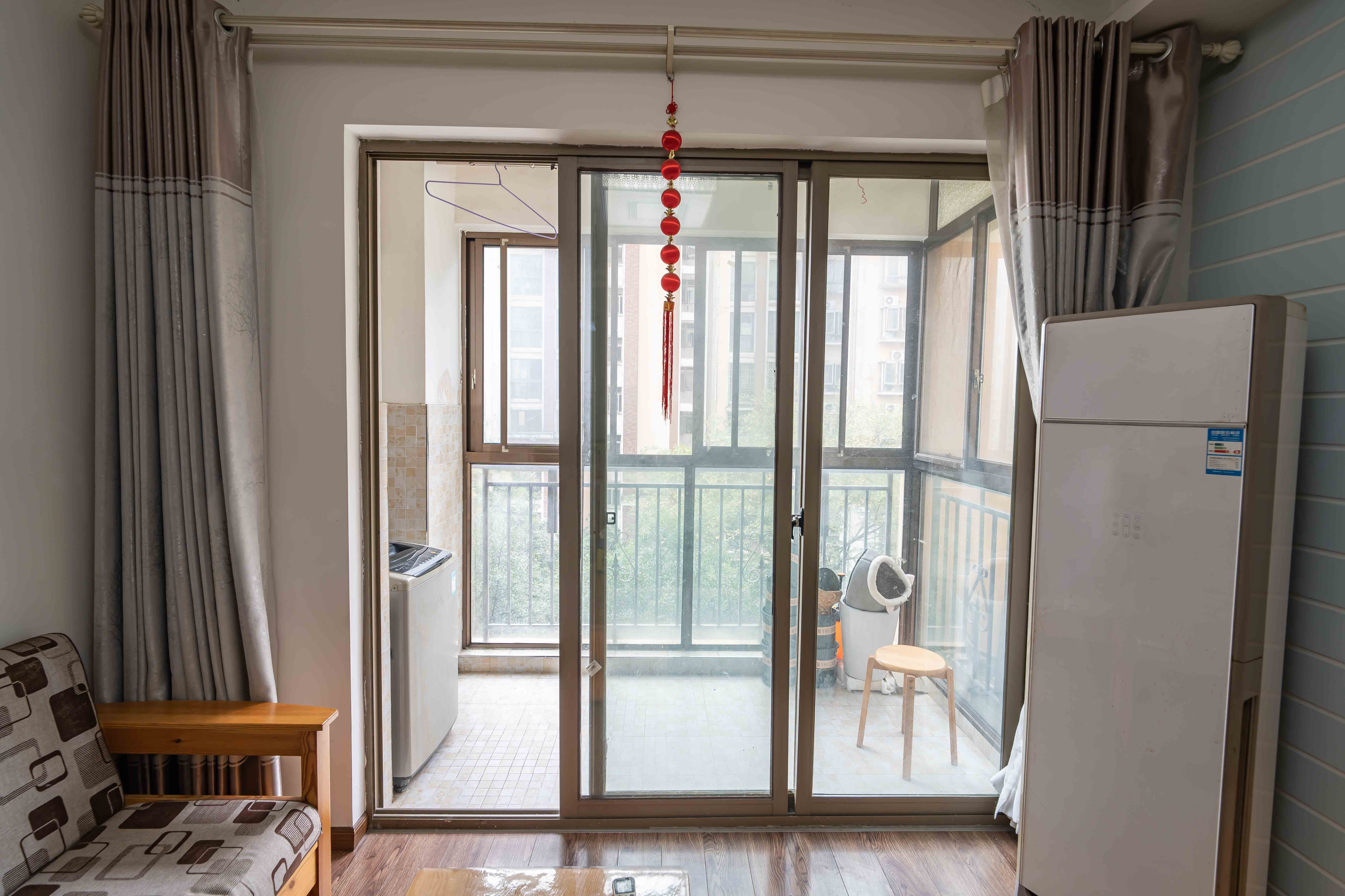 米兰春天  3室2厅1卫    85.0万阳台