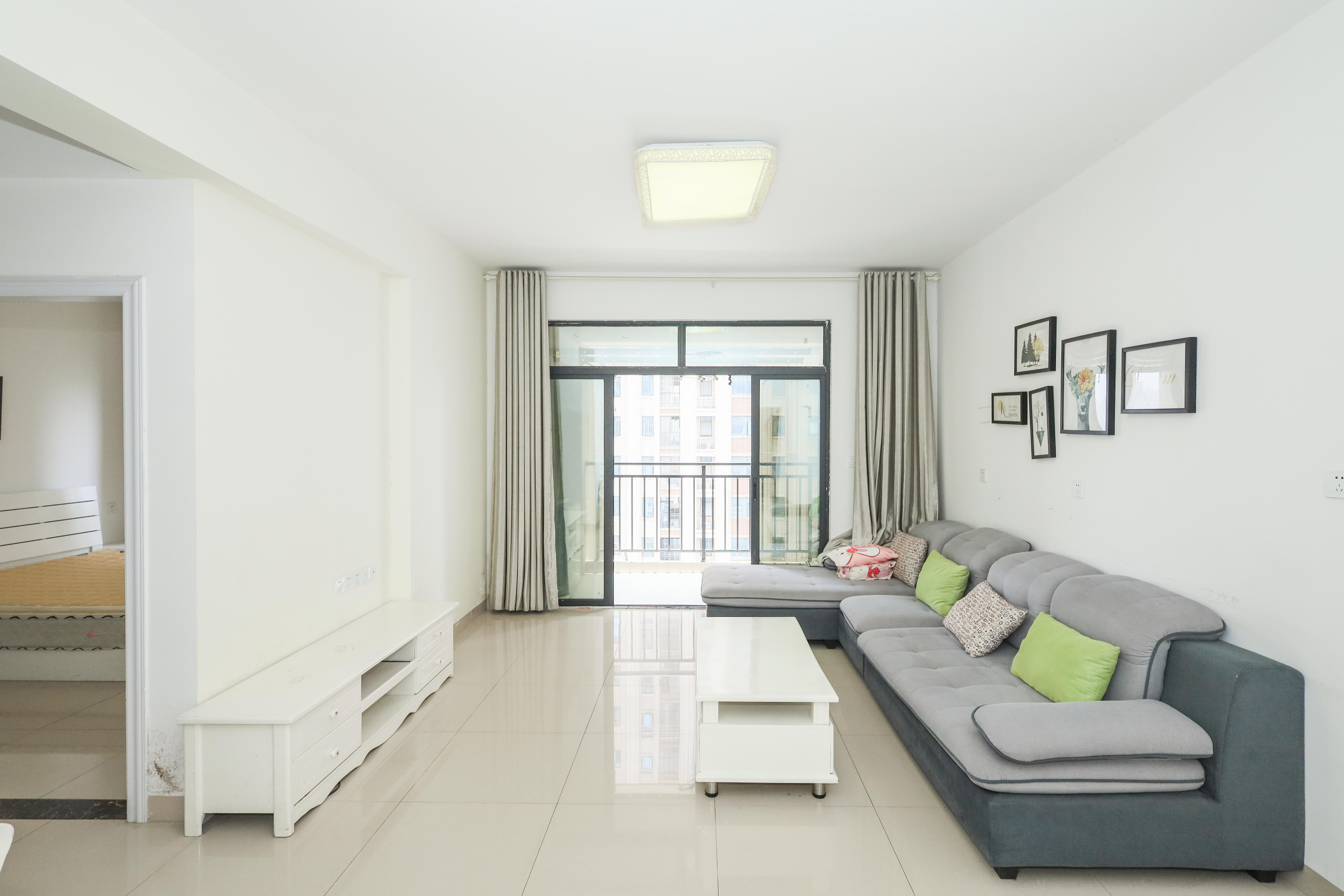 天元涉外景园C区 2室2厅1卫 76.0万 天元涉外景园C区 2室2厅1卫 76.0万客厅