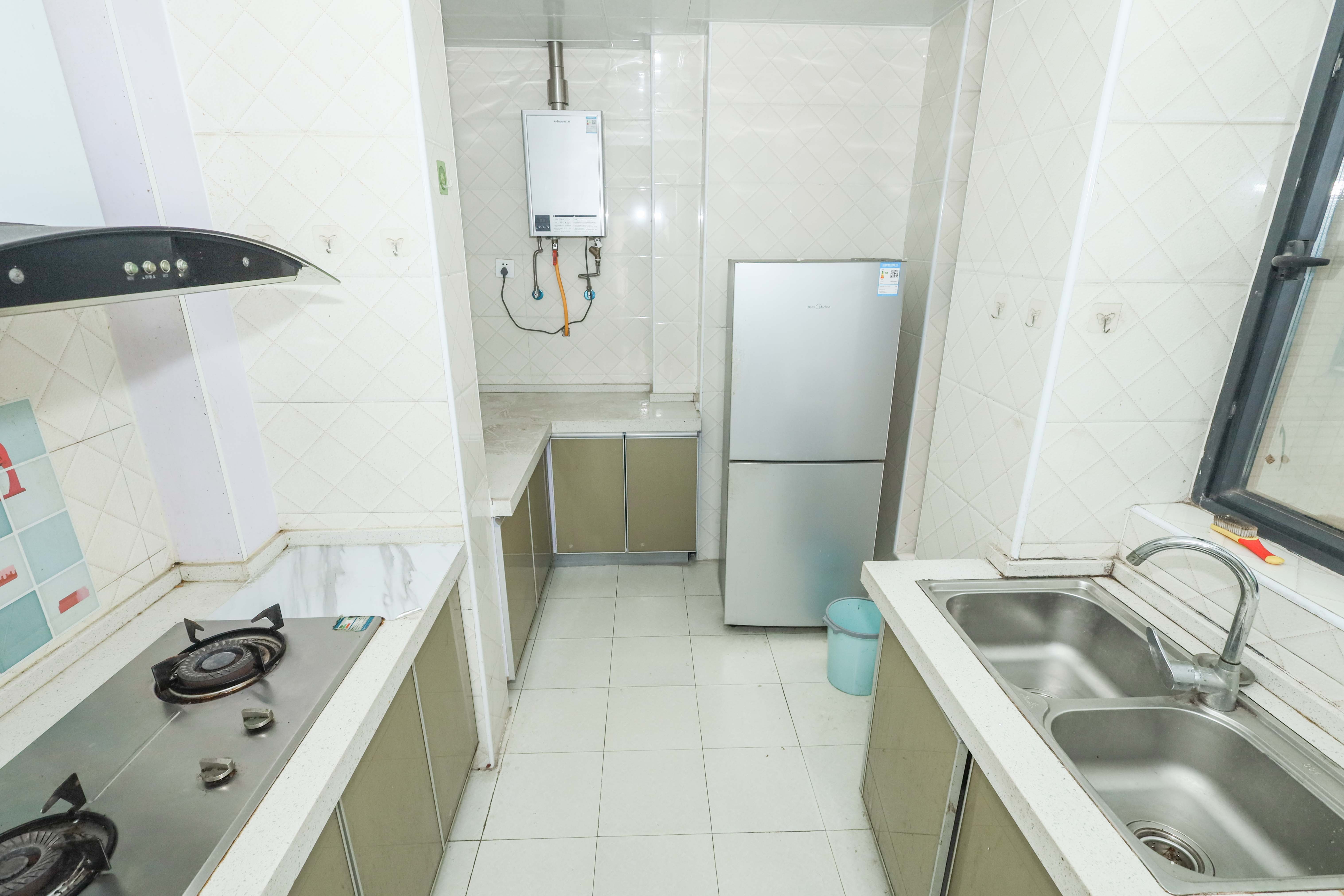 天元涉外景园C区 2室2厅1卫 76.0万 天元涉外景园C区 2室2厅1卫 76.0万厨房