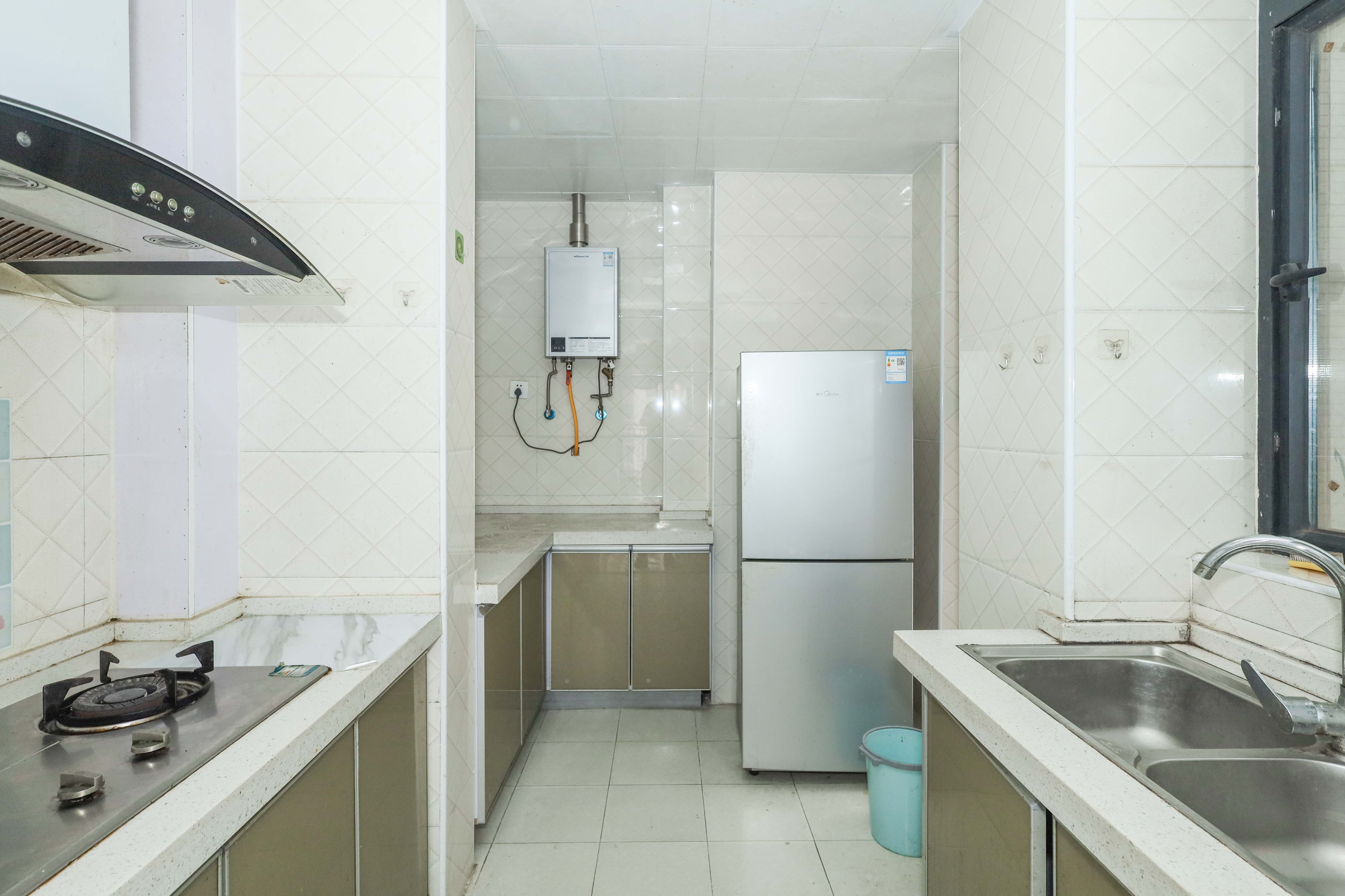 天元涉外景园C区 2室2厅1卫 76.0万 天元涉外景园C区 2室2厅1卫 76.0万厨房