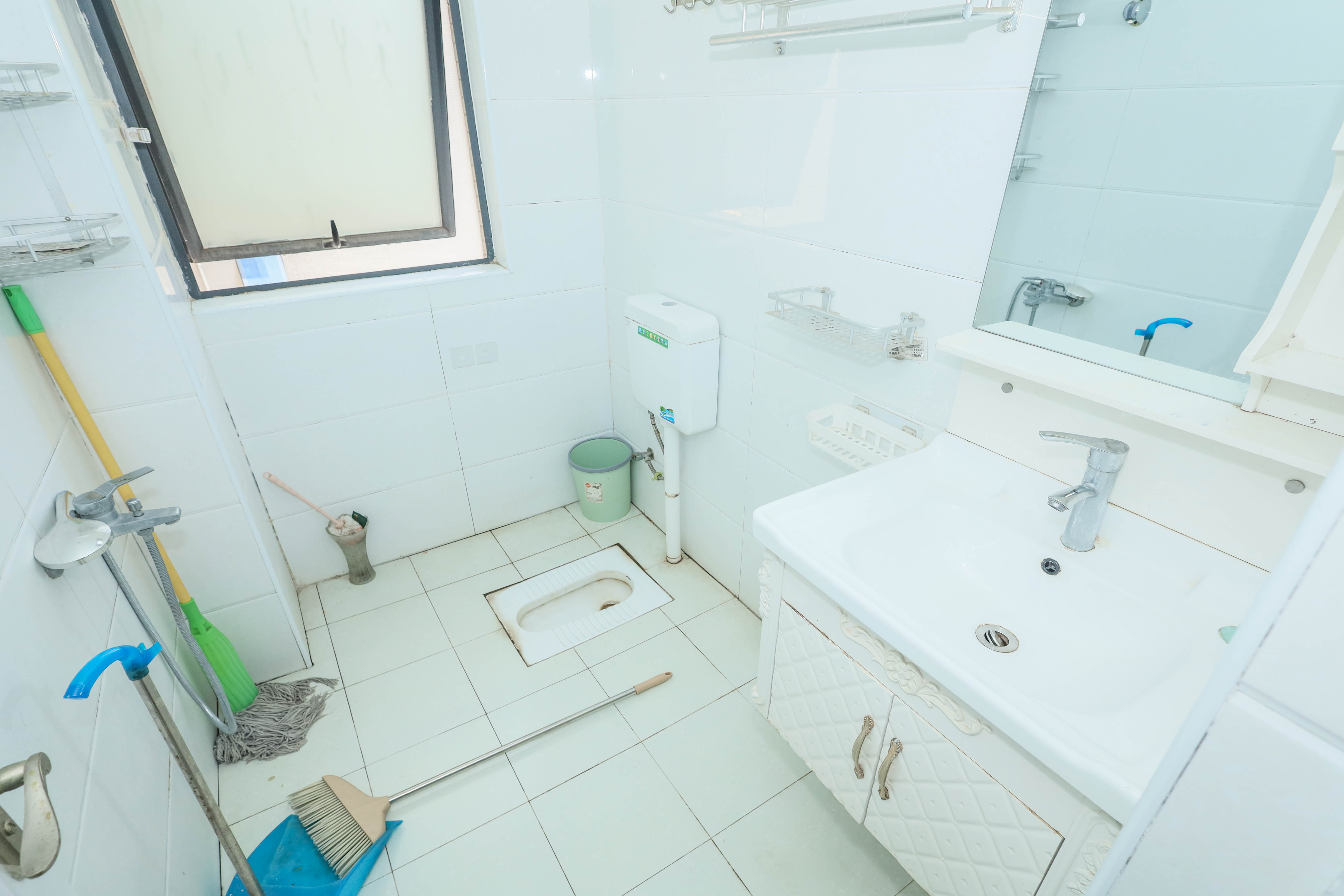 天元涉外景园C区 2室2厅1卫 76.0万 天元涉外景园C区 2室2厅1卫 76.0万卫生间