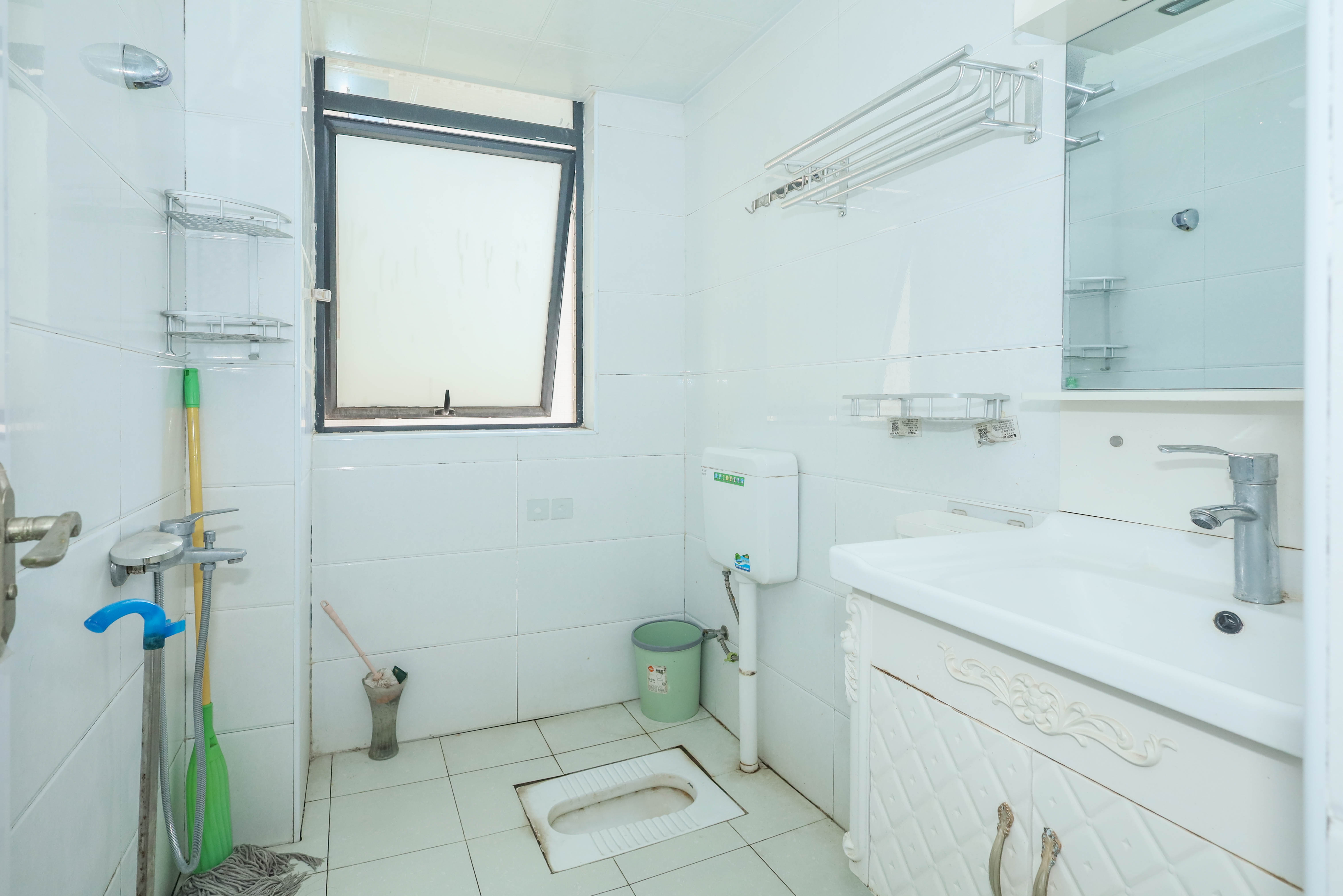 天元涉外景园C区 2室2厅1卫 76.0万 天元涉外景园C区 2室2厅1卫 76.0万卫生间