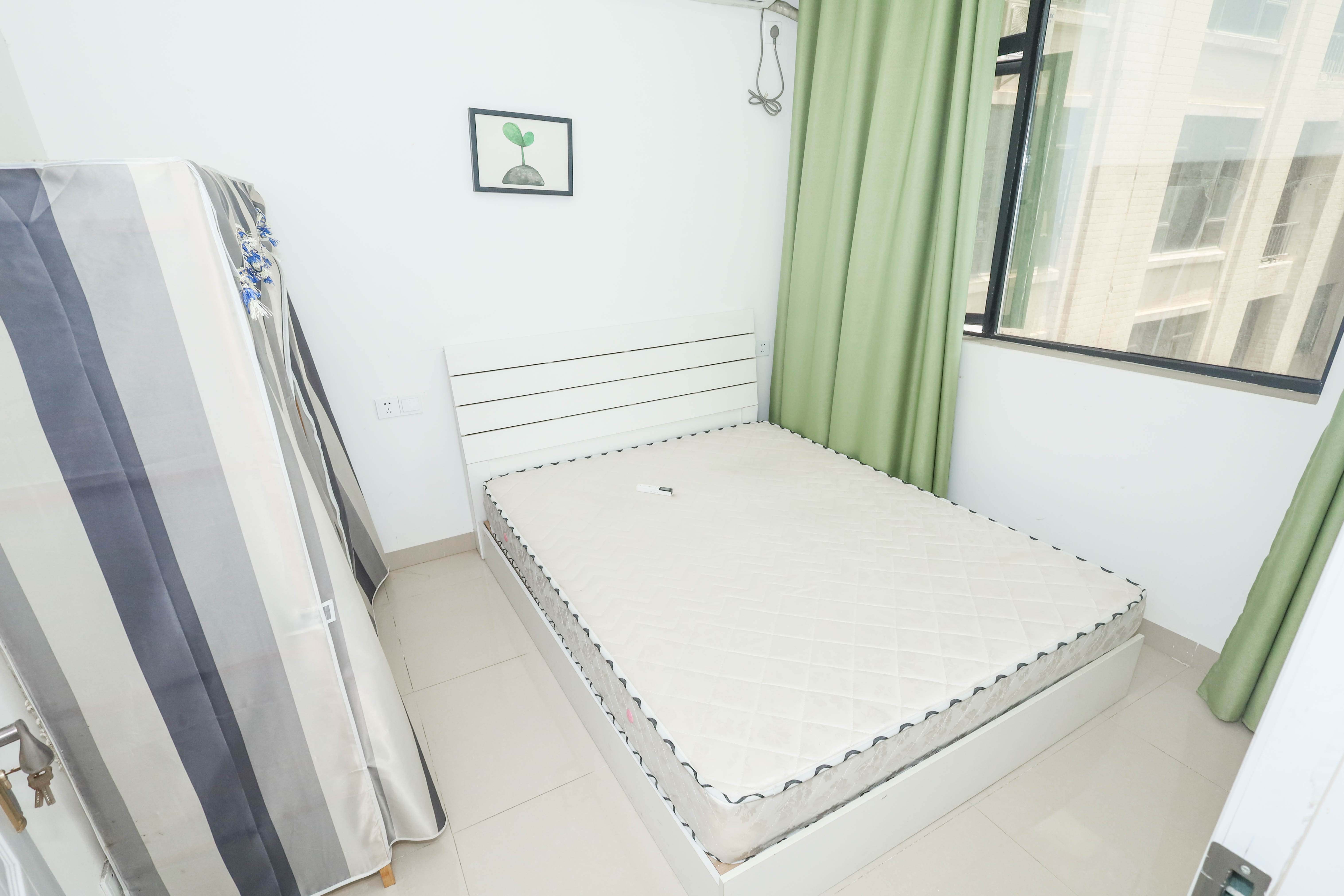 天元涉外景园C区 2室2厅1卫 76.0万 天元涉外景园C区 2室2厅1卫 76.0万卧室