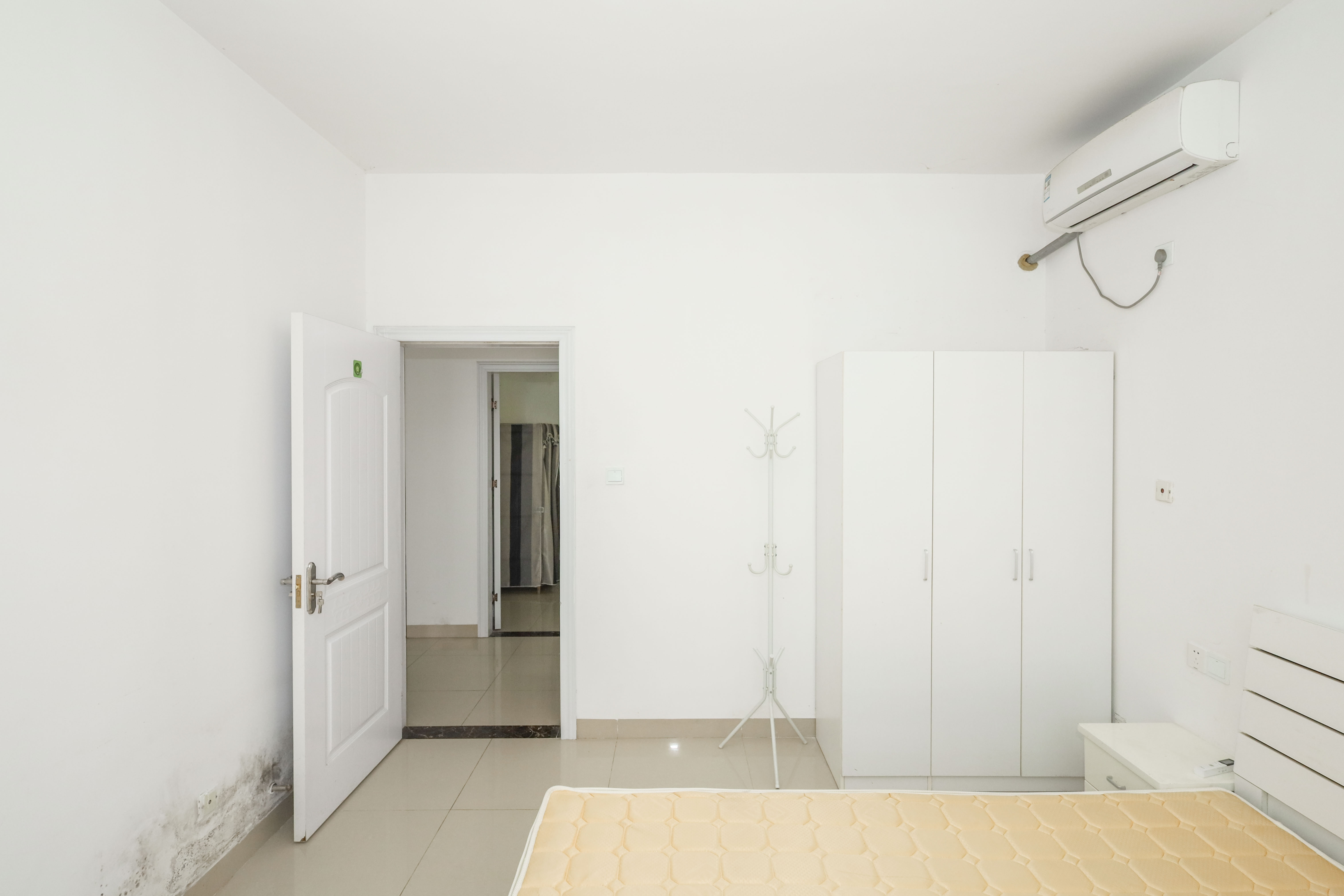 天元涉外景园C区 2室2厅1卫 76.0万 天元涉外景园C区 2室2厅1卫 76.0万卧室