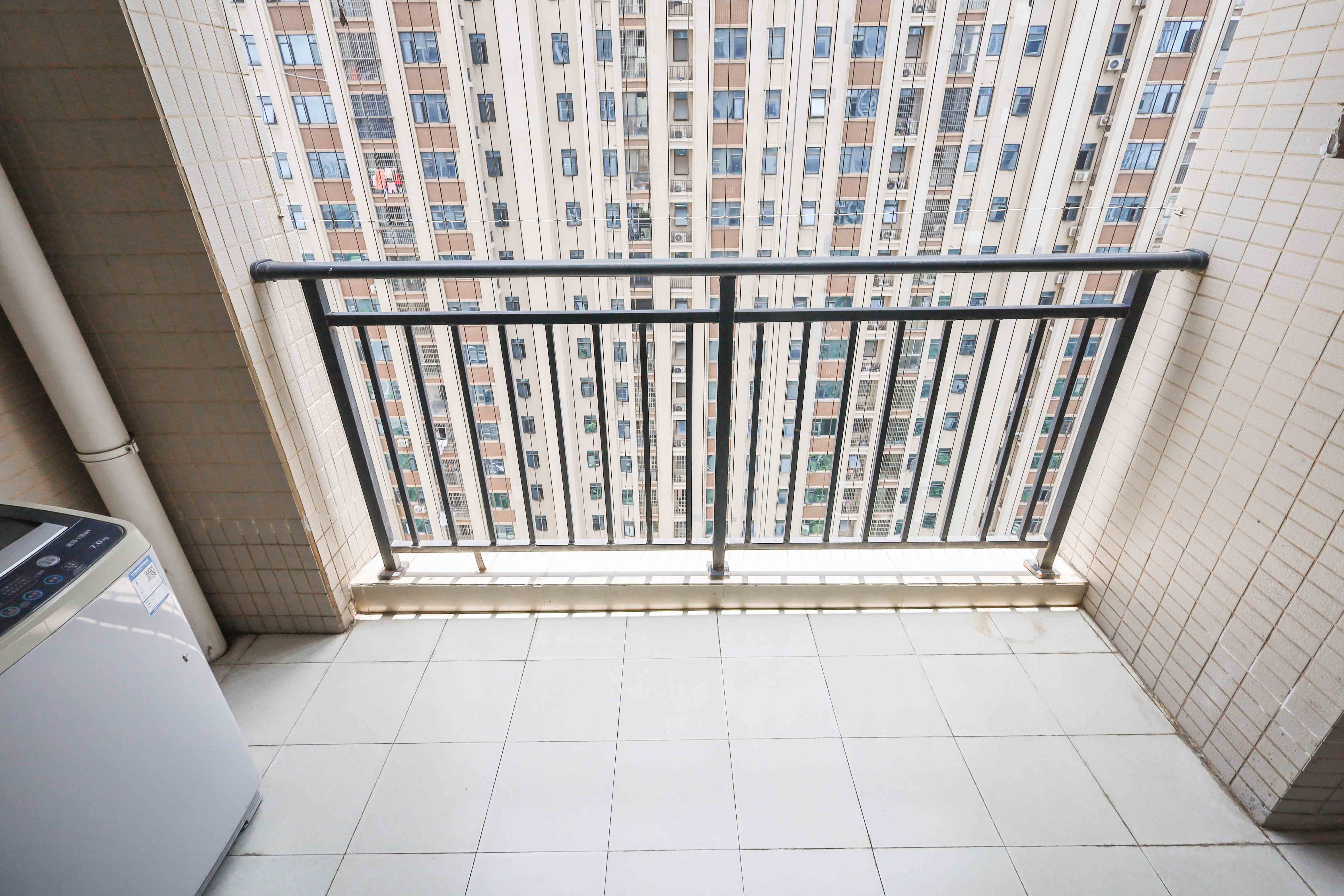 天元涉外景园C区 2室2厅1卫 76.0万 天元涉外景园C区 2室2厅1卫 76.0万阳台