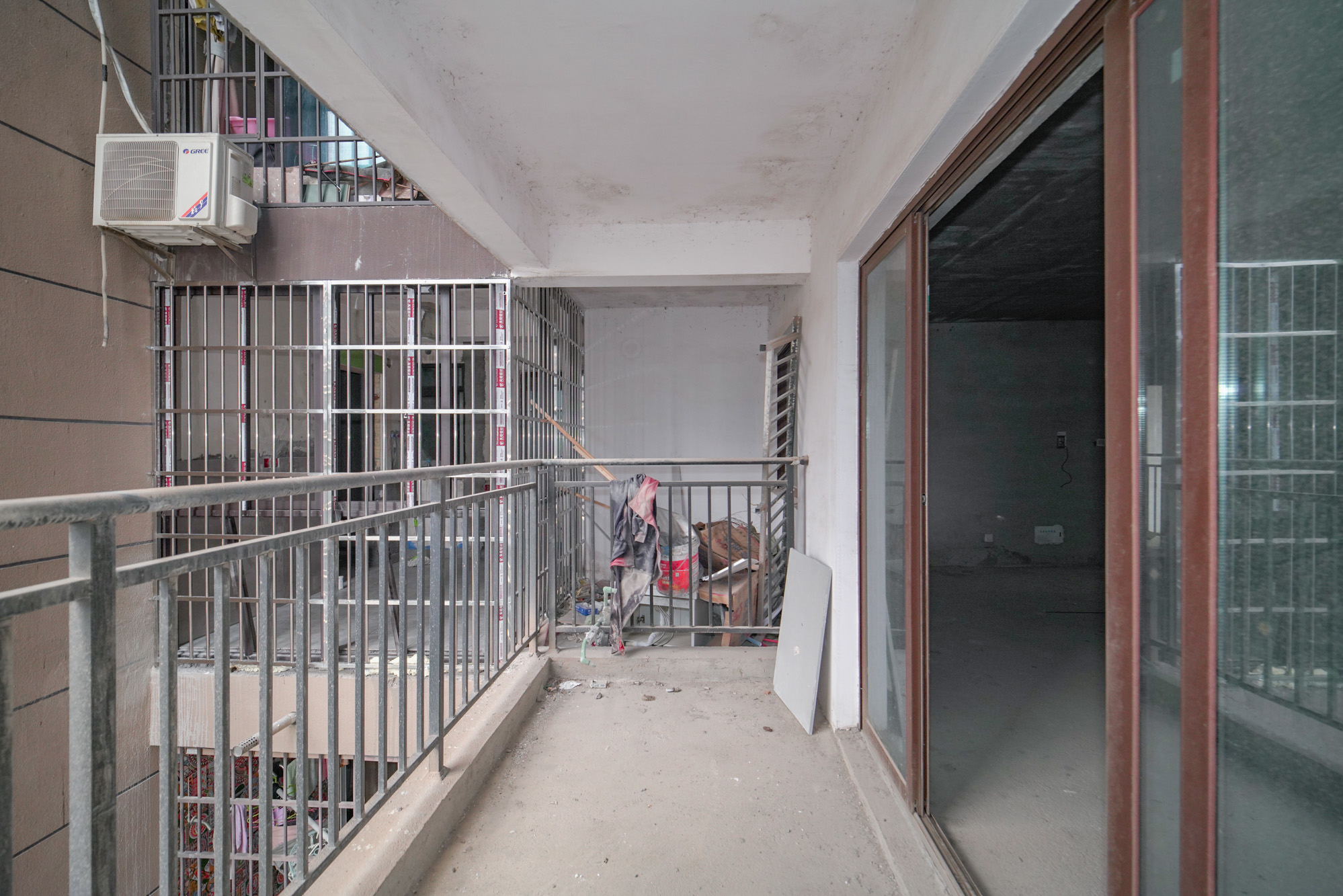 星月绿洲 4室2厅2卫 107.9万 星月绿洲 4室2厅2卫 107.9万阳台