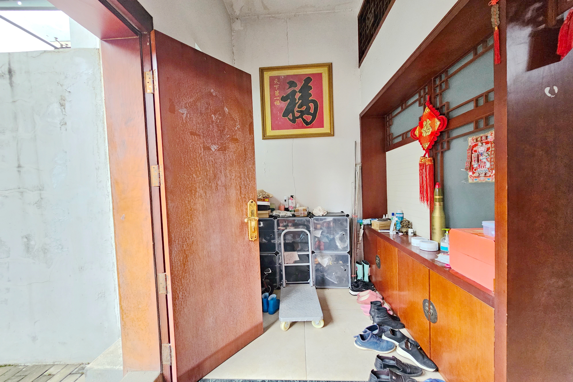西街花园  6室2厅4卫   368.00万其他