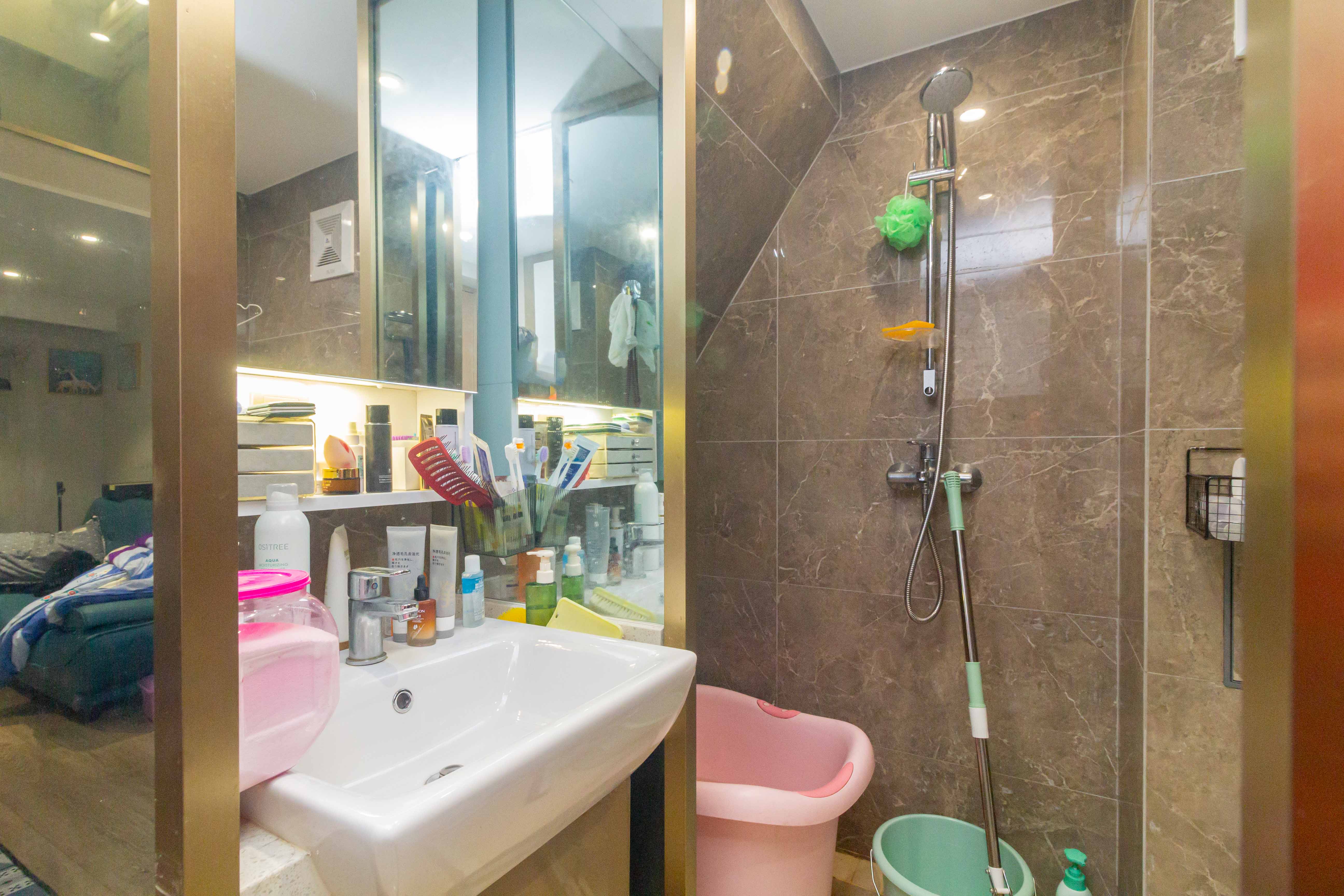 华远海蓝郡  2室2厅1卫    20.7万 华远海蓝郡  2室2厅1卫    20.7万卫生间