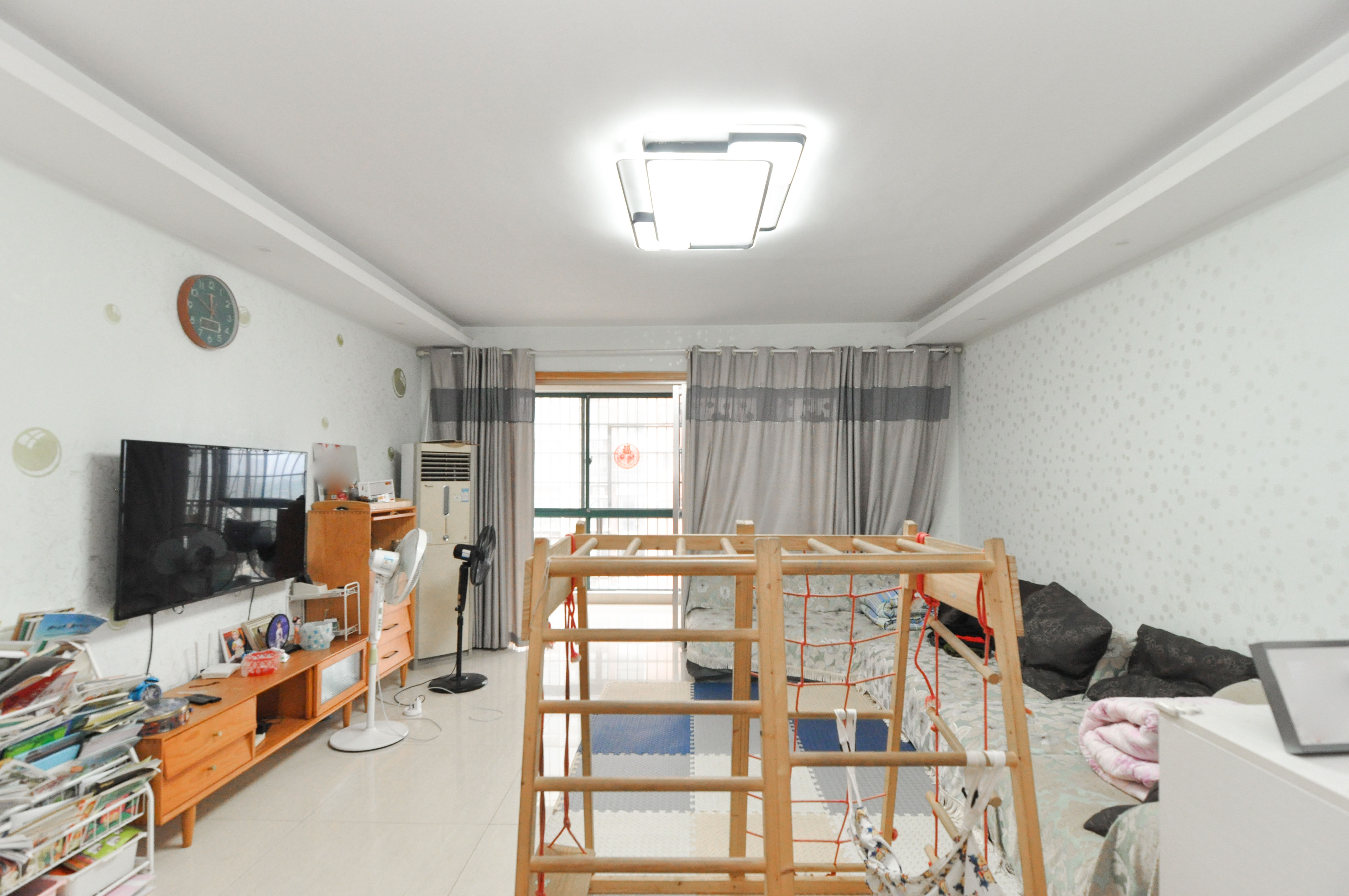 城西公寓（西城门第）  4室2厅2卫   148.00万客厅