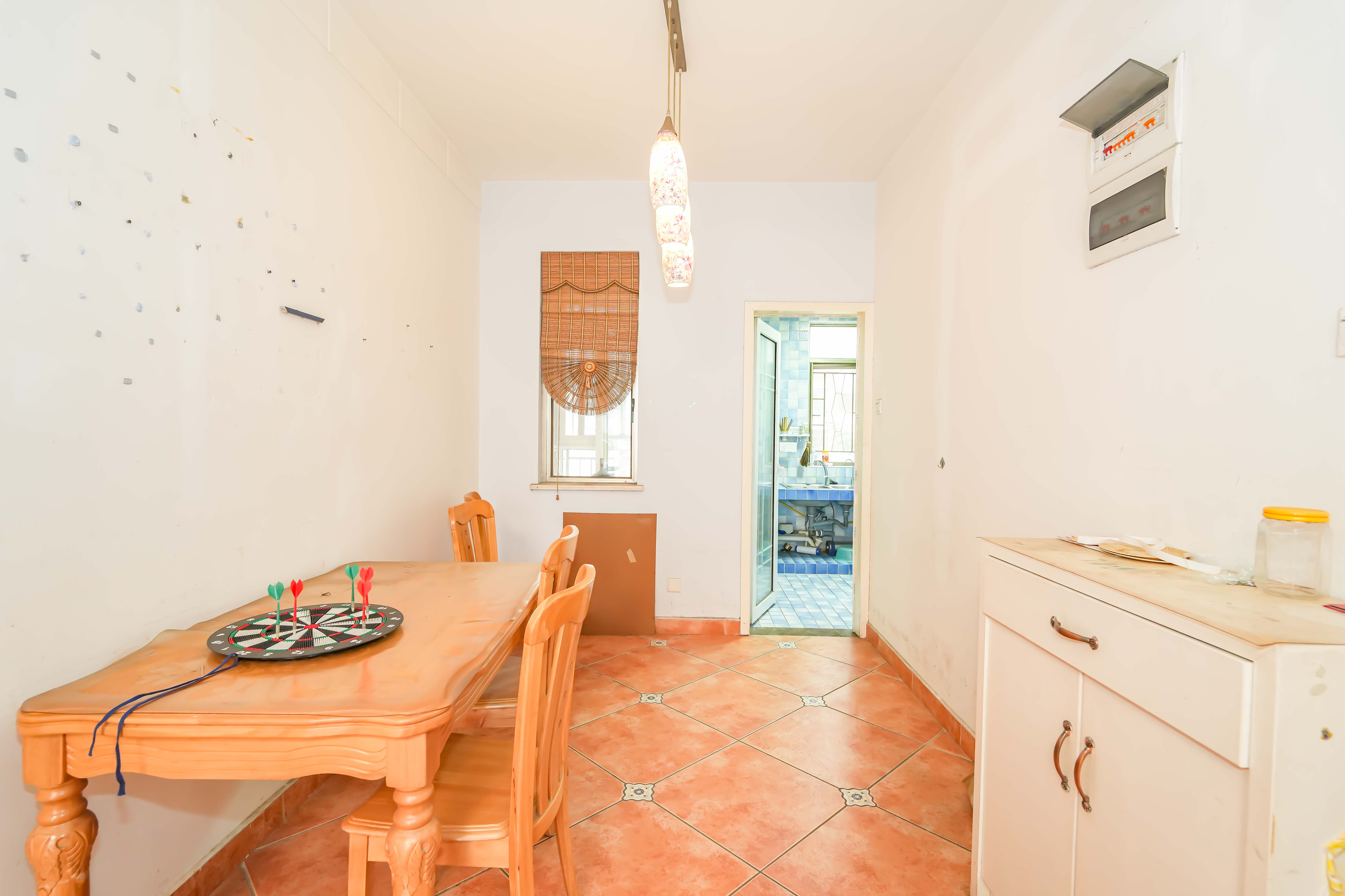 米兰春天 3室2厅2卫 69.8万 米兰春天 3室2厅2卫 69.8万客厅