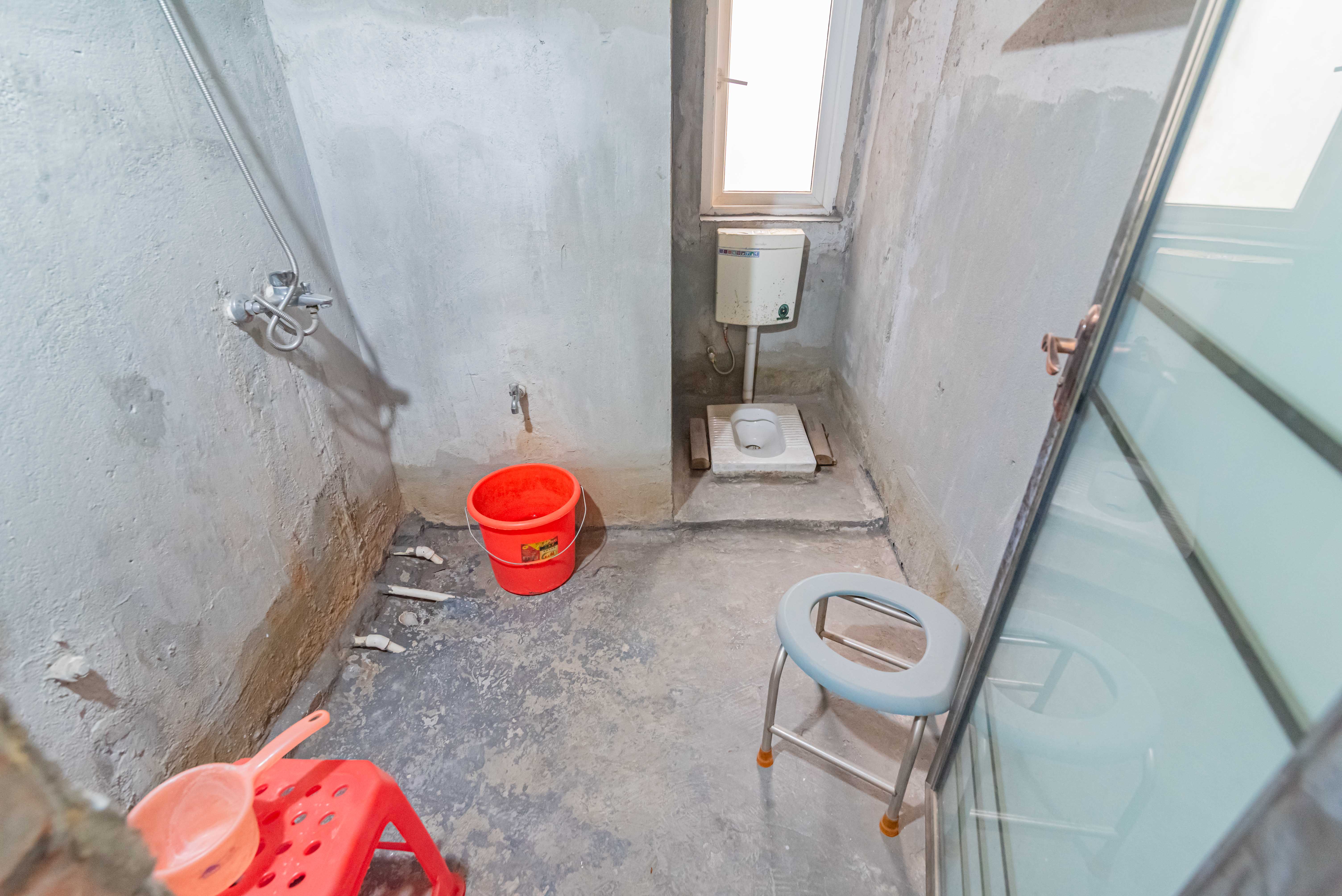 美利新世界  3室2厅2卫   85.00万卫生间