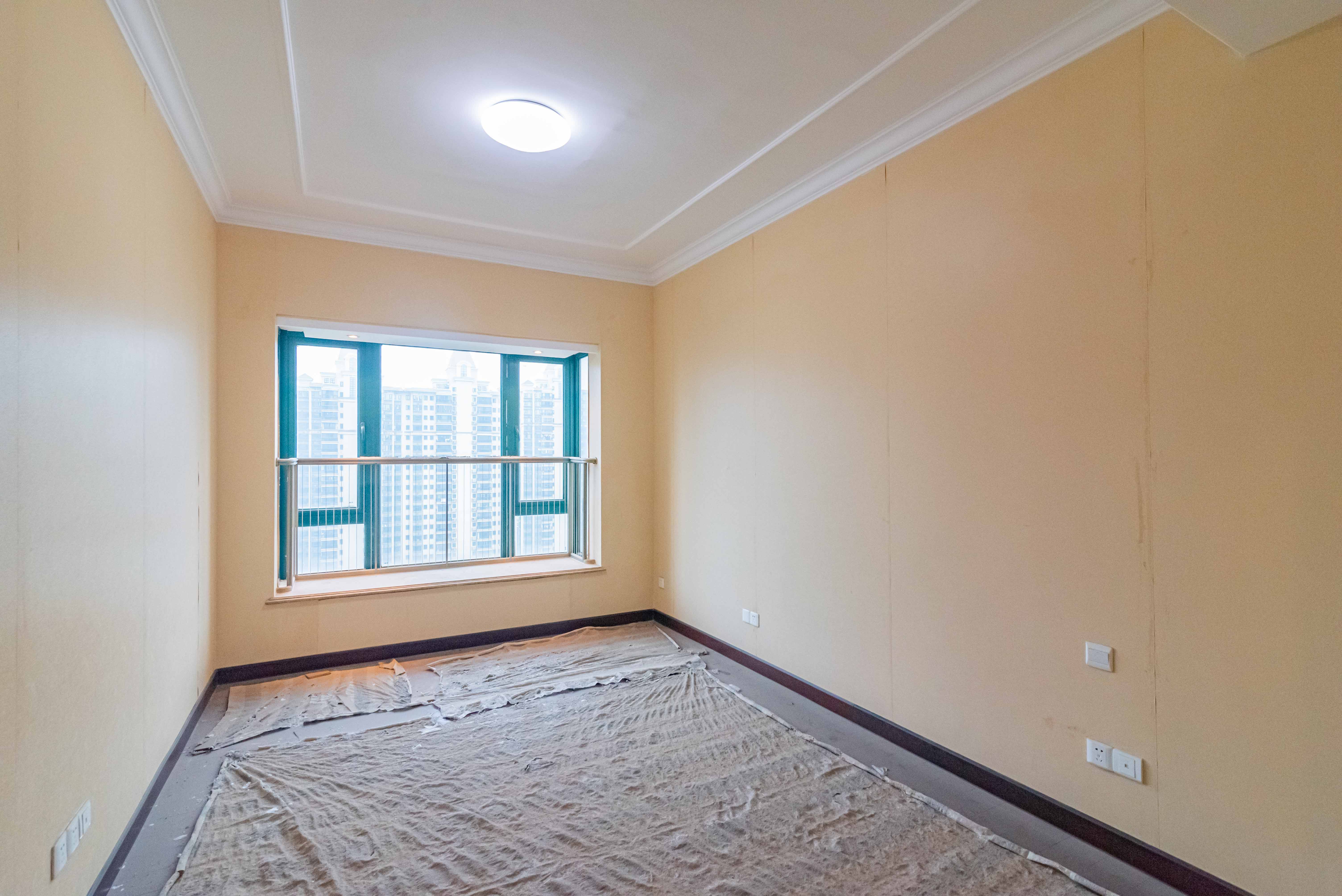 恒大雅苑 4室2厅3卫 225.0万 恒大雅苑 4室2厅3卫 225.0万卧室