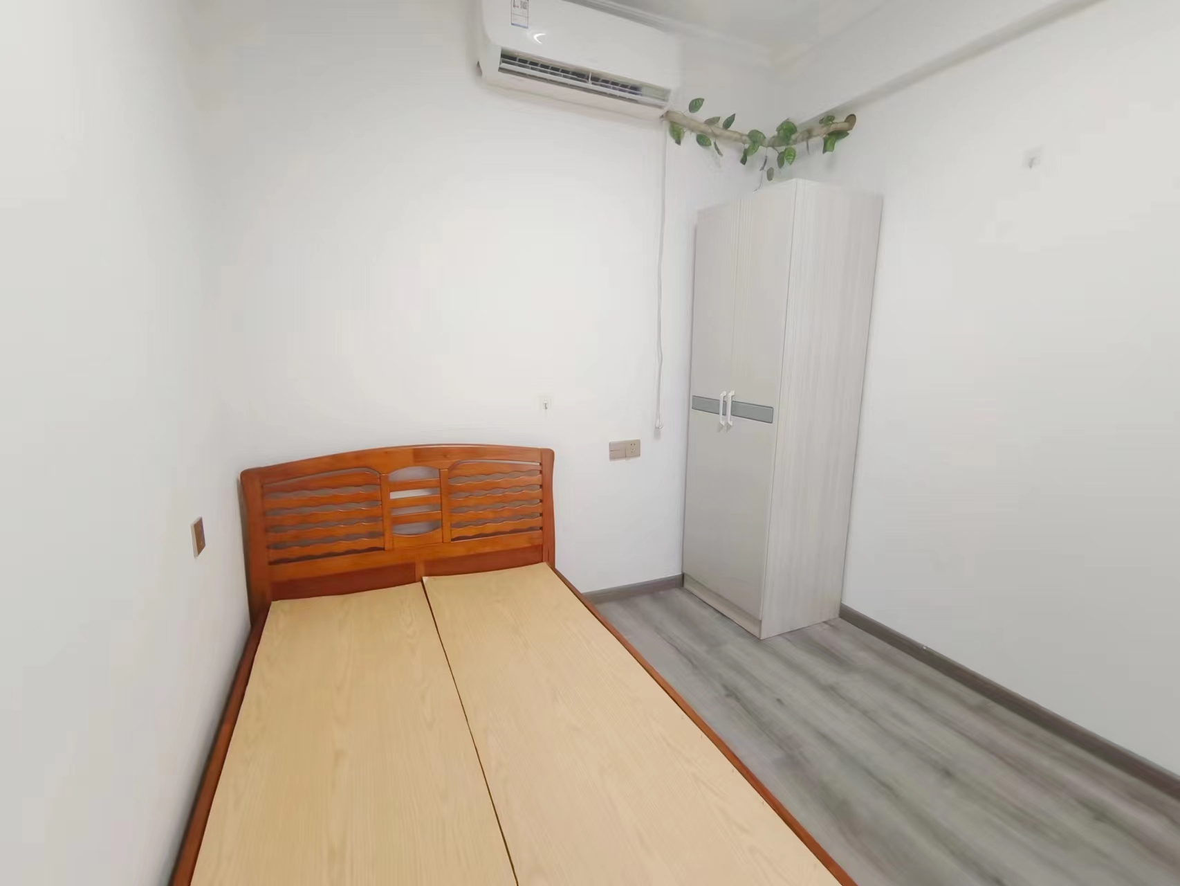 巴陵壹号  3室2厅2卫   1800.00元/月室内图