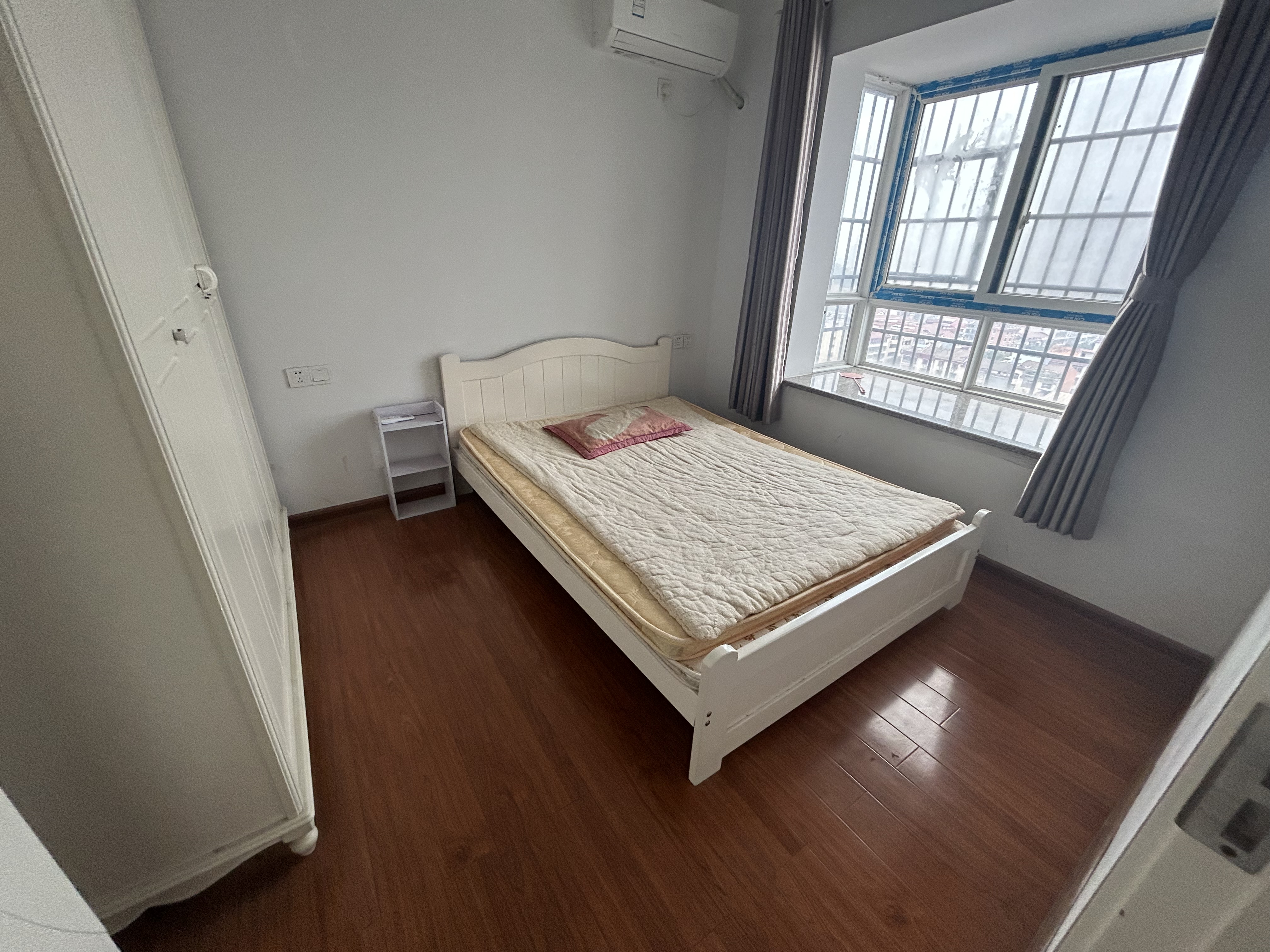 德泽园  1室1厅1卫   1350.00元/月室内图