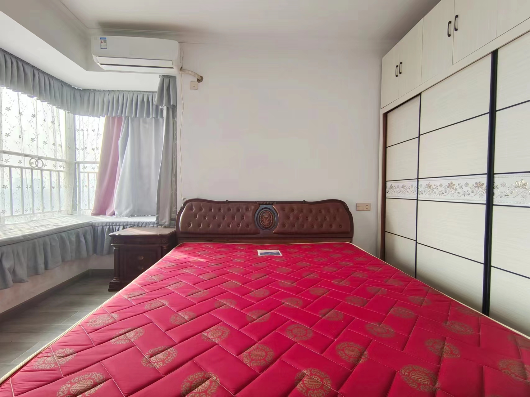 巴陵壹号  3室2厅2卫   1800.00元/月室内图