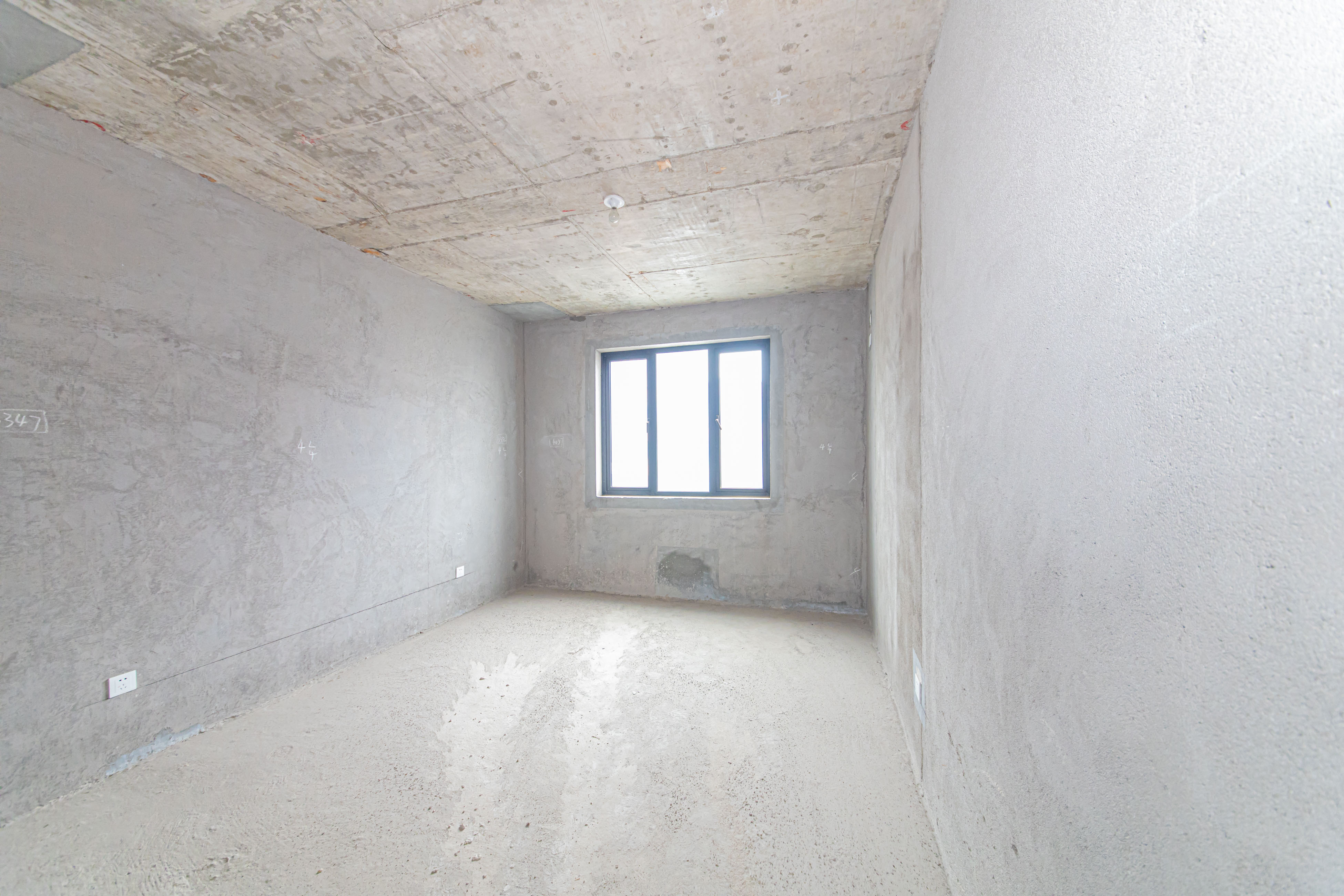 中信凯旋城（中信新城四期）  4室2厅2卫    118.0万卧室