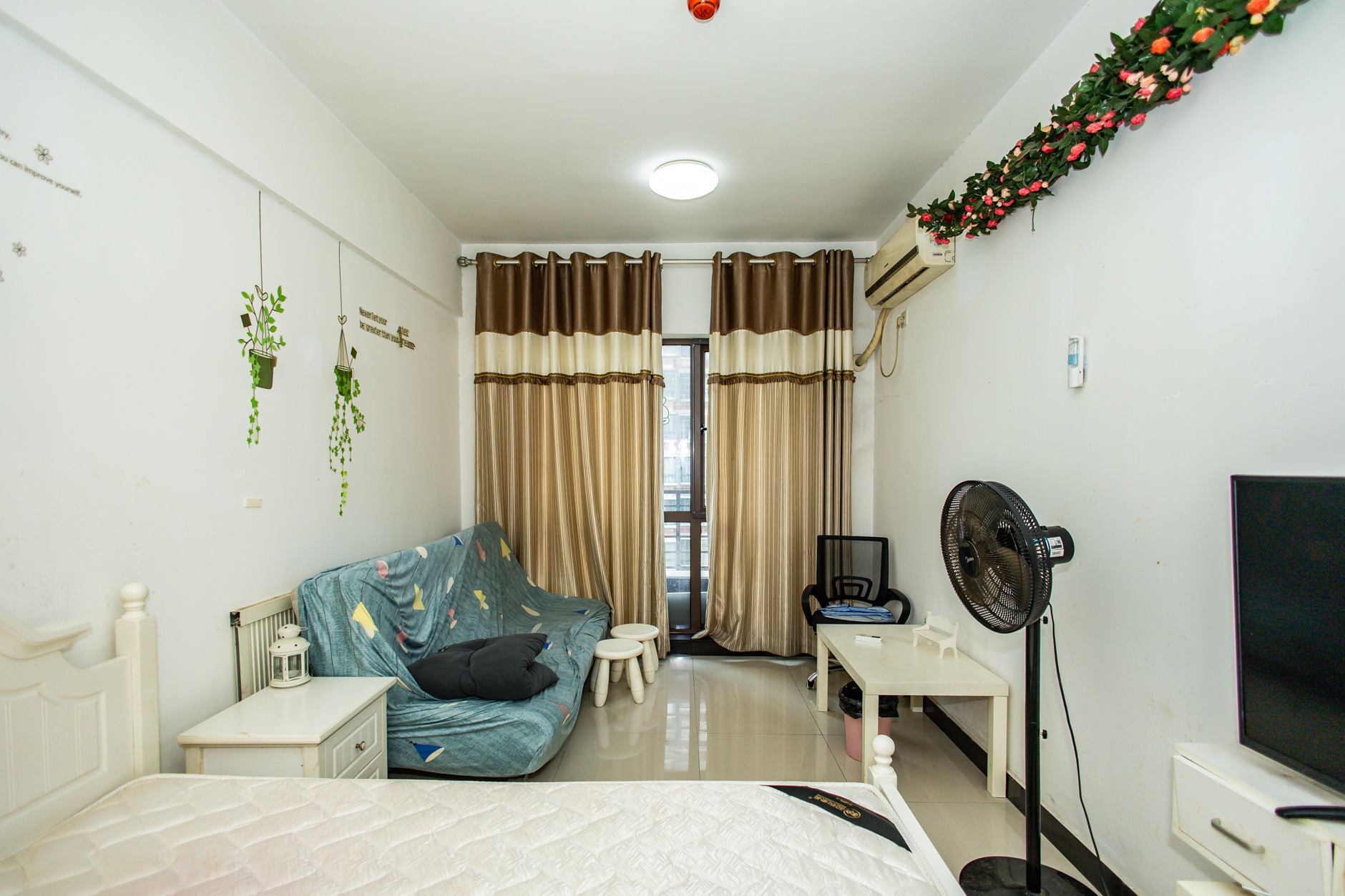 尚都美寓  1室1厅1卫    15.73万 尚都美寓  1室1厅1卫    15.73万客厅