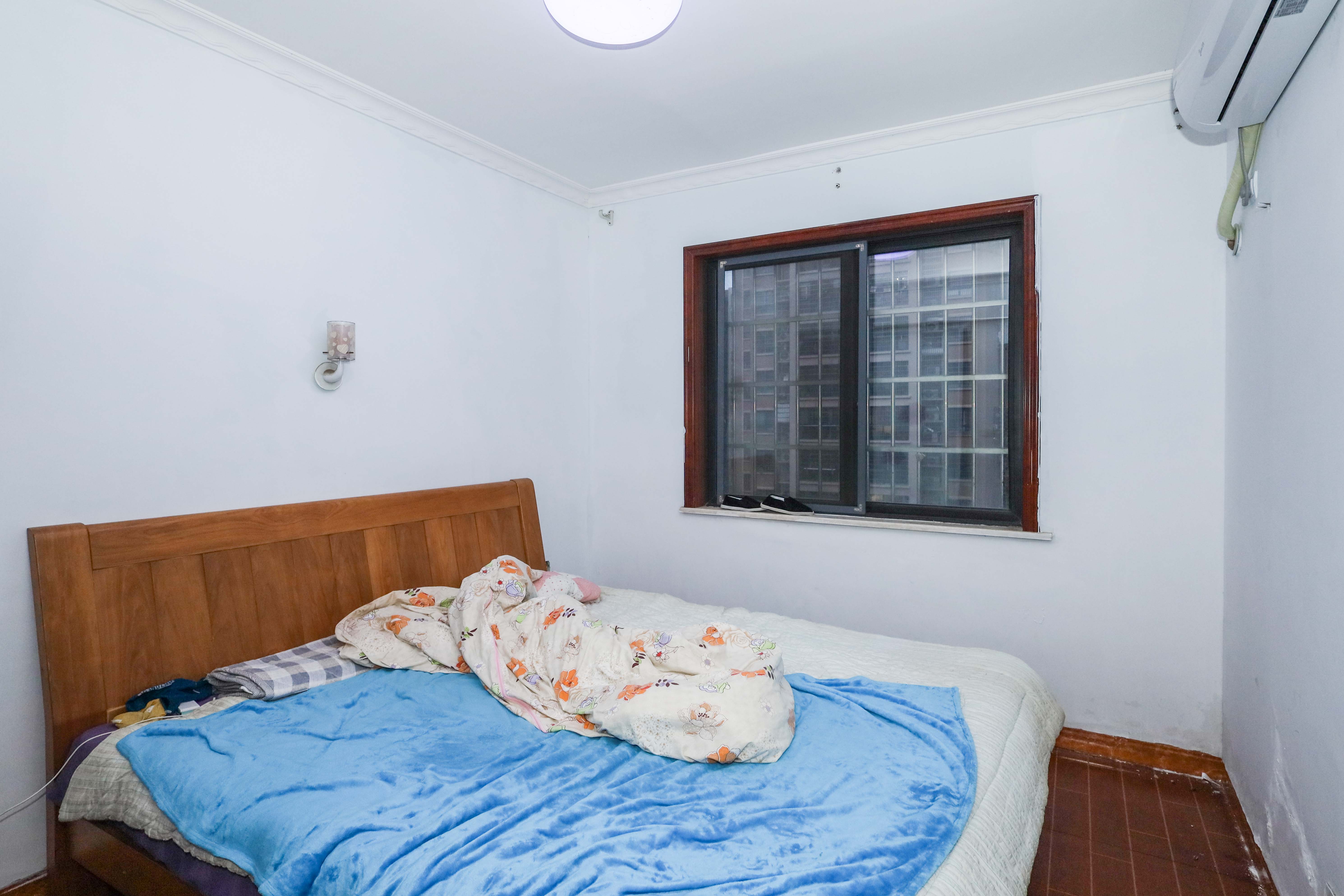 华龙家园(和泰家园) 3室2厅2卫 65.0万 华龙家园(和泰家园) 3室2厅2卫 65.0万卧室