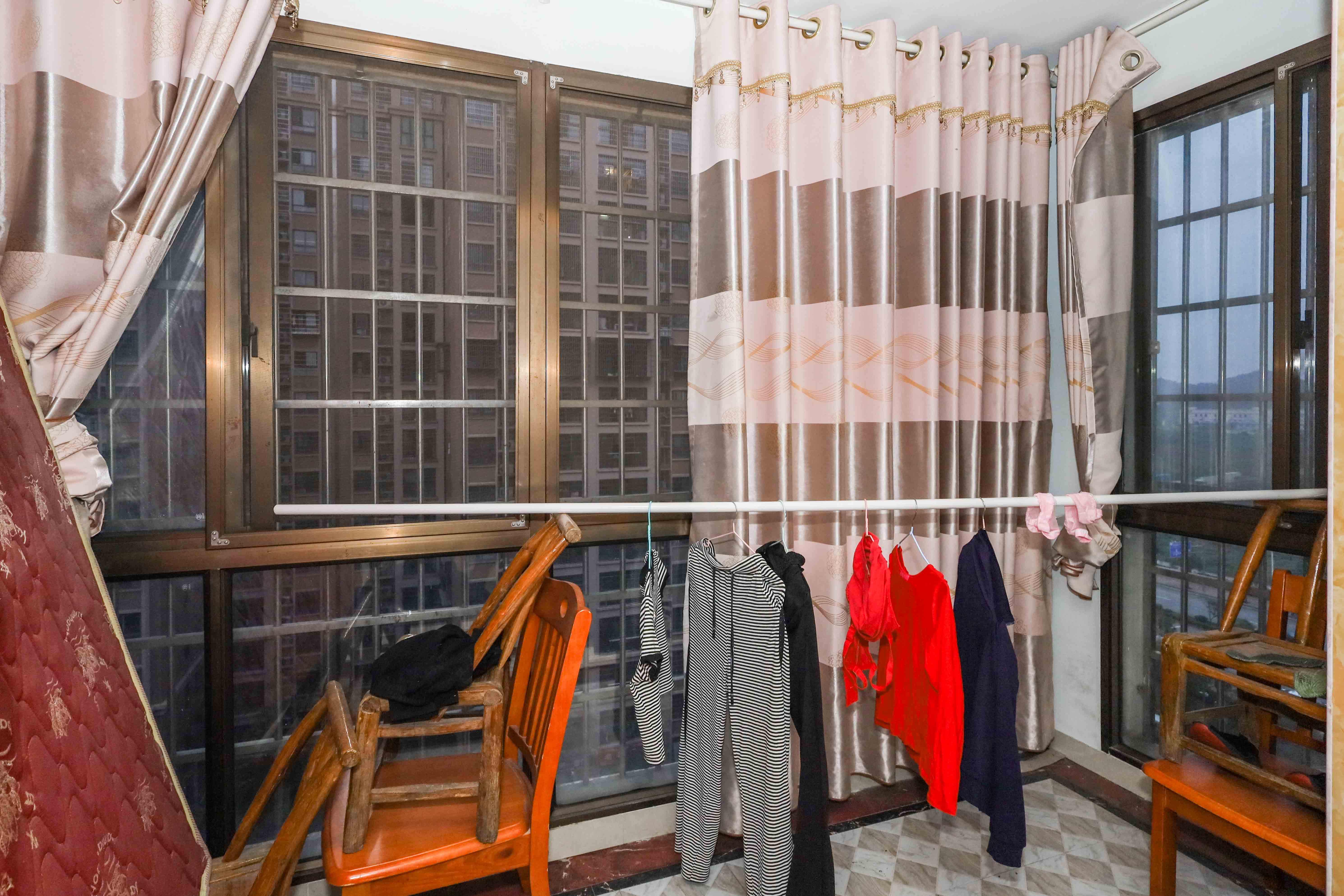 华龙家园(和泰家园) 3室2厅2卫 65.0万 华龙家园(和泰家园) 3室2厅2卫 65.0万阳台