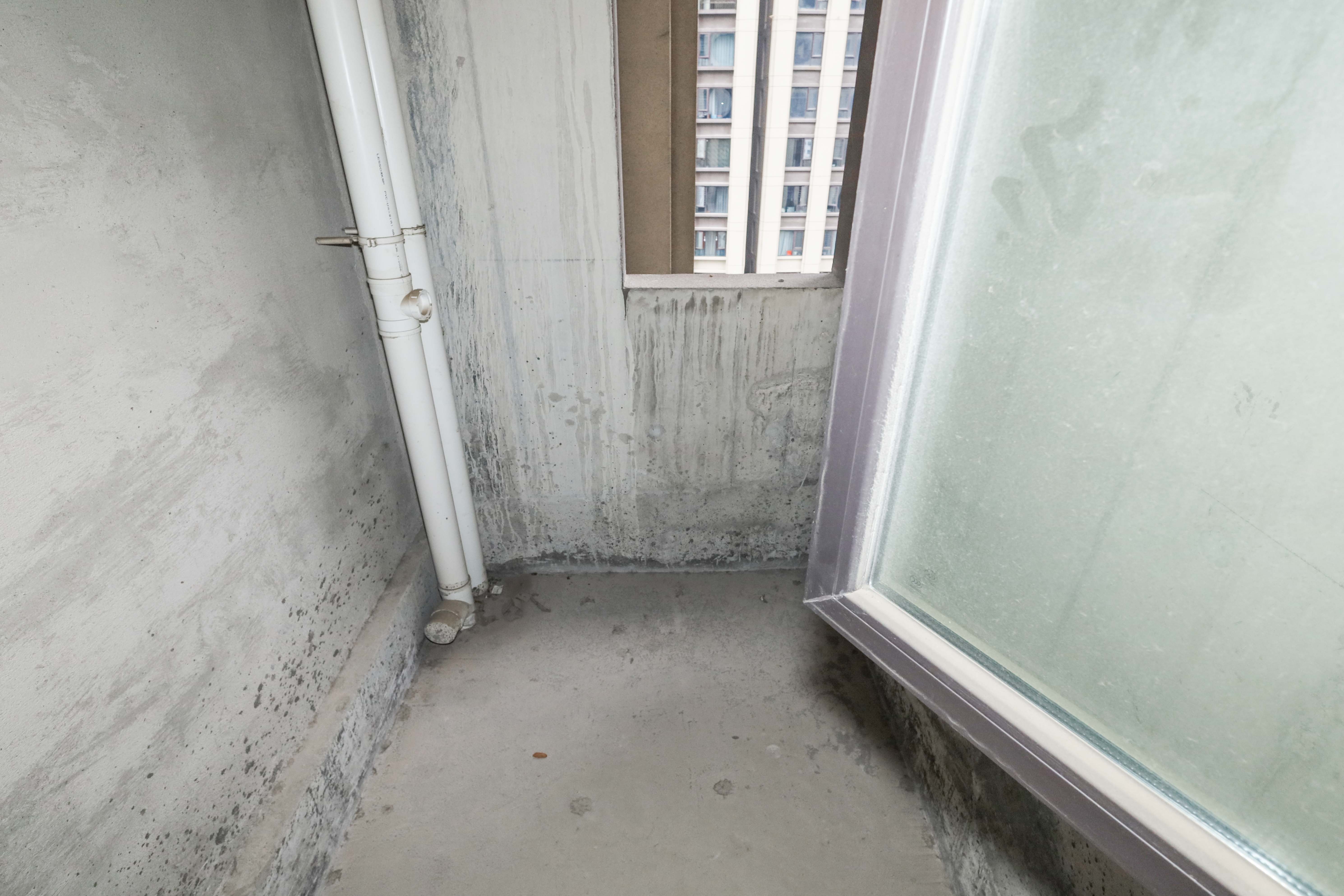 建发央著  3室2厅2卫   170.00万卫生间