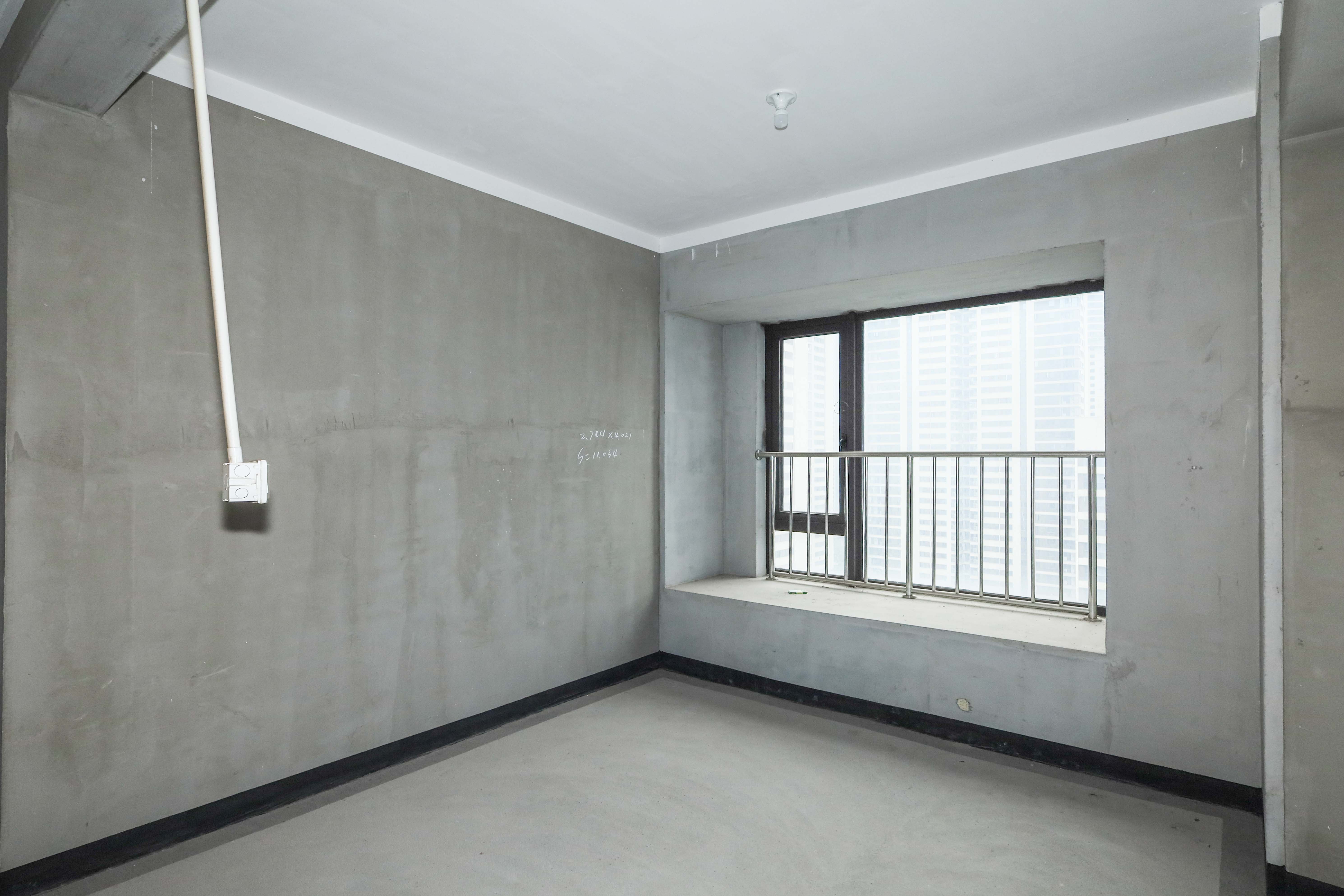 建发央著  3室2厅2卫   170.00万卧室