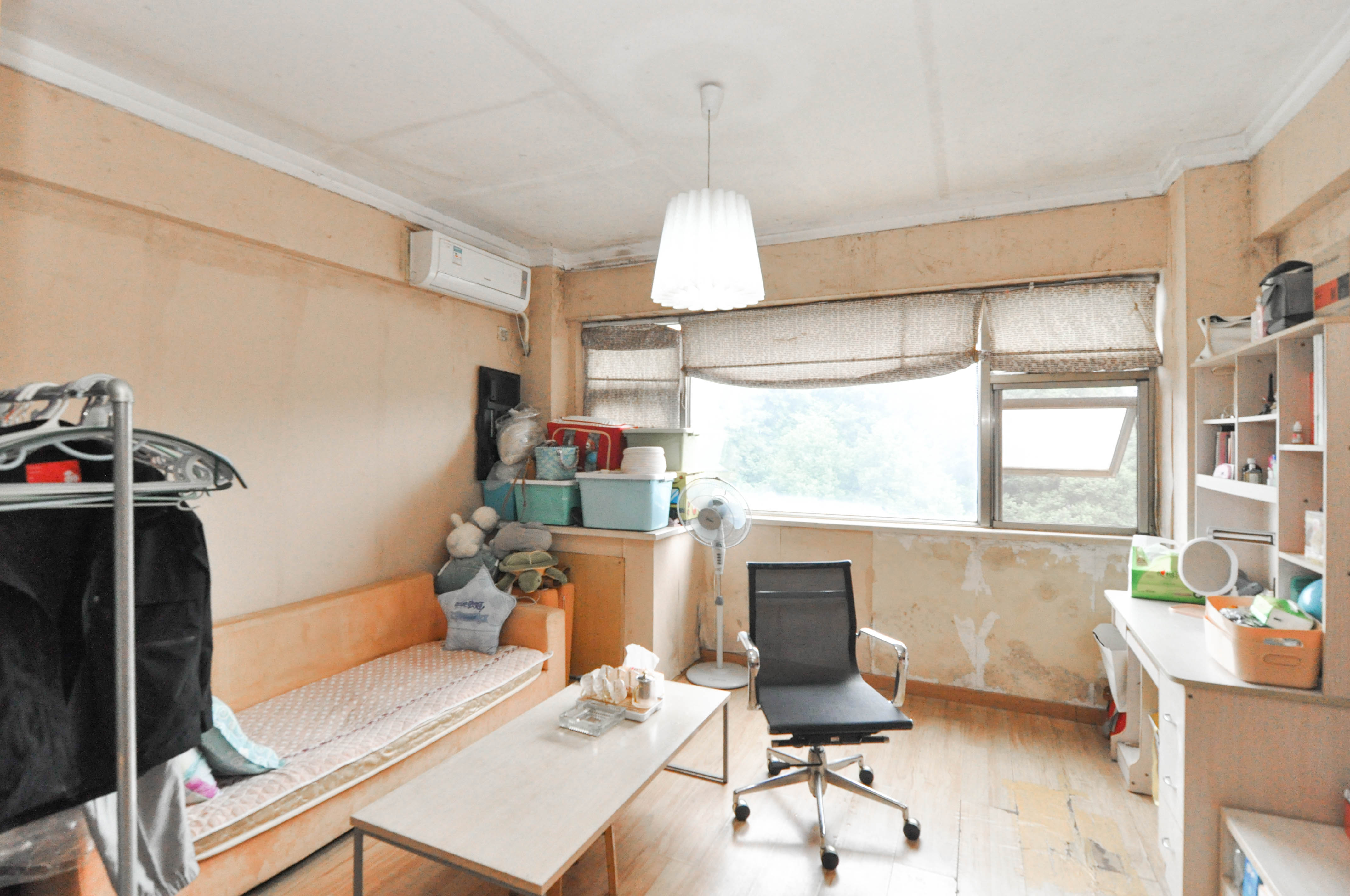 麓谷坐标  1室1厅1卫   43.00万客厅