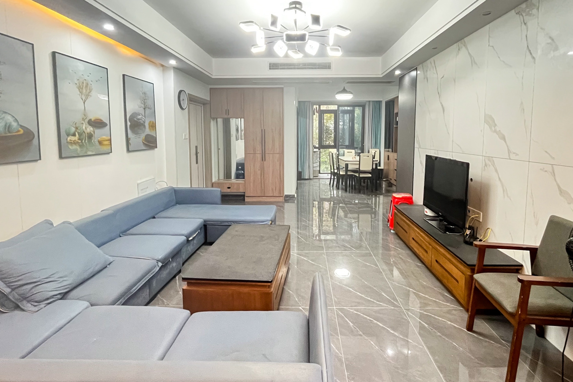 时光潇湘学府(浔学苑) 4室2厅2卫 110.0万 时光潇湘学府(浔学苑) 4室2厅2卫 110.0万客厅