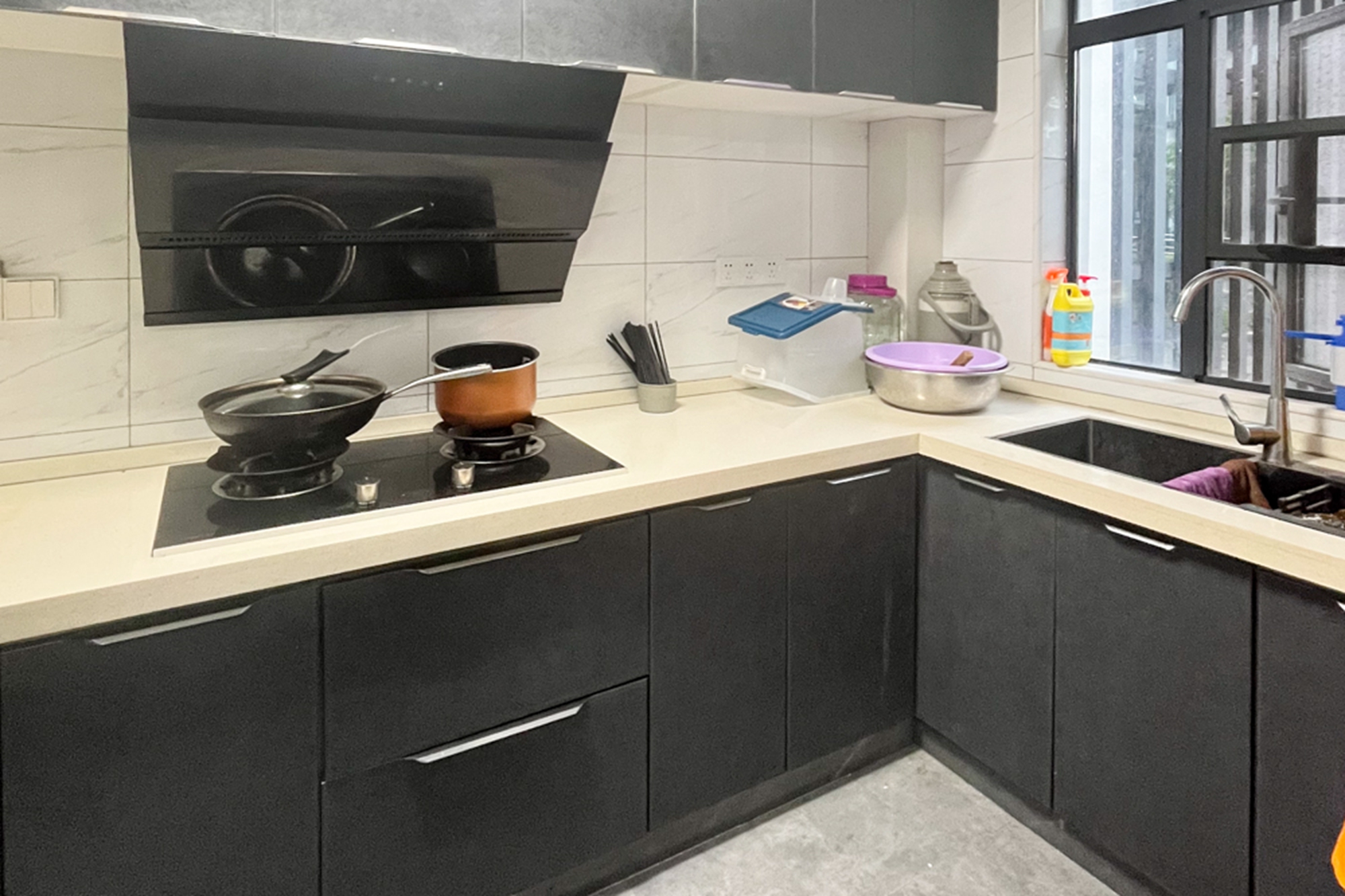 时光潇湘学府(浔学苑) 4室2厅2卫 110.0万 时光潇湘学府(浔学苑) 4室2厅2卫 110.0万厨房