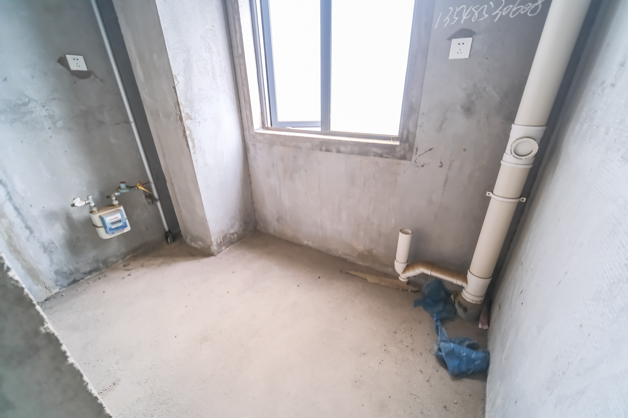 月亮湾草莓街区一、二期  4室2厅1卫    69.0万厨房