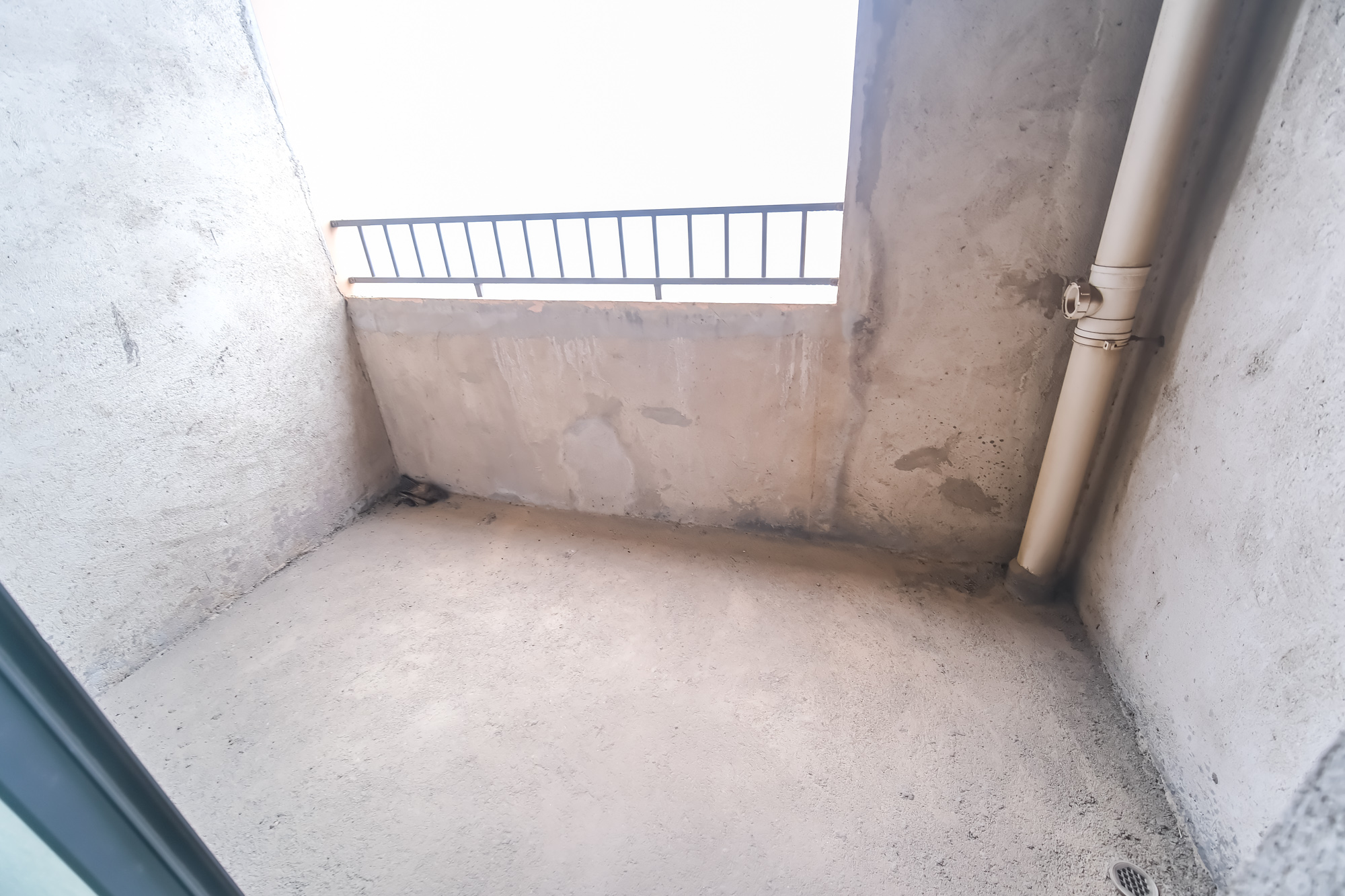 月亮湾草莓街区一、二期 4室2厅1卫 69.0万 月亮湾草莓街区一、二期 4室2厅1卫 69.0万阳台