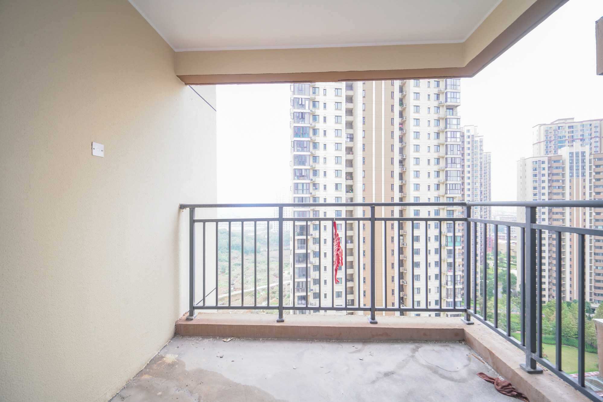 美的翰城  3室2厅1卫    60.0万 美的翰城  3室2厅1卫    60.0万阳台