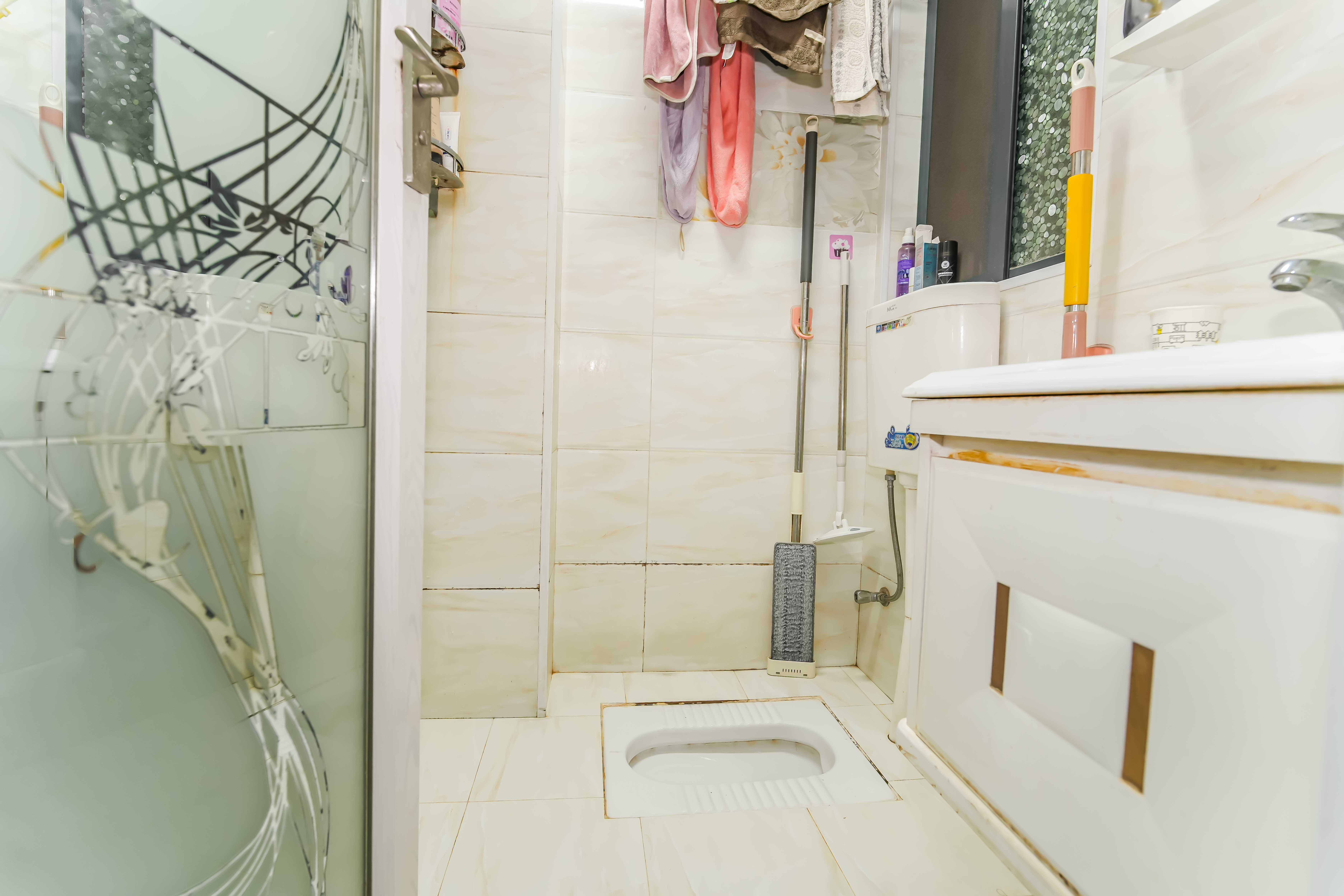 洋湖时代  3室2厅1卫    76.8万卫生间