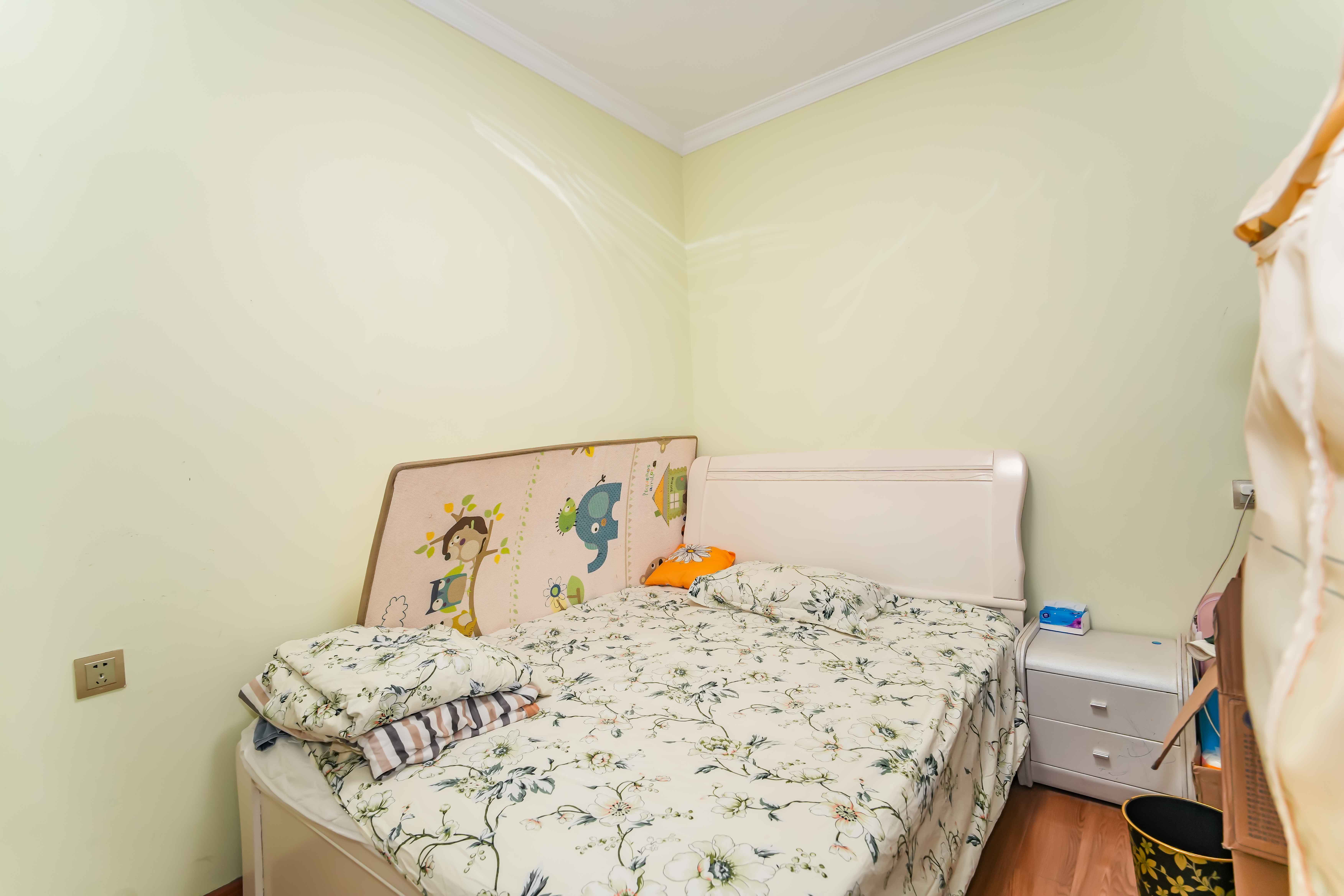 洋湖时代  3室2厅1卫    76.8万卧室