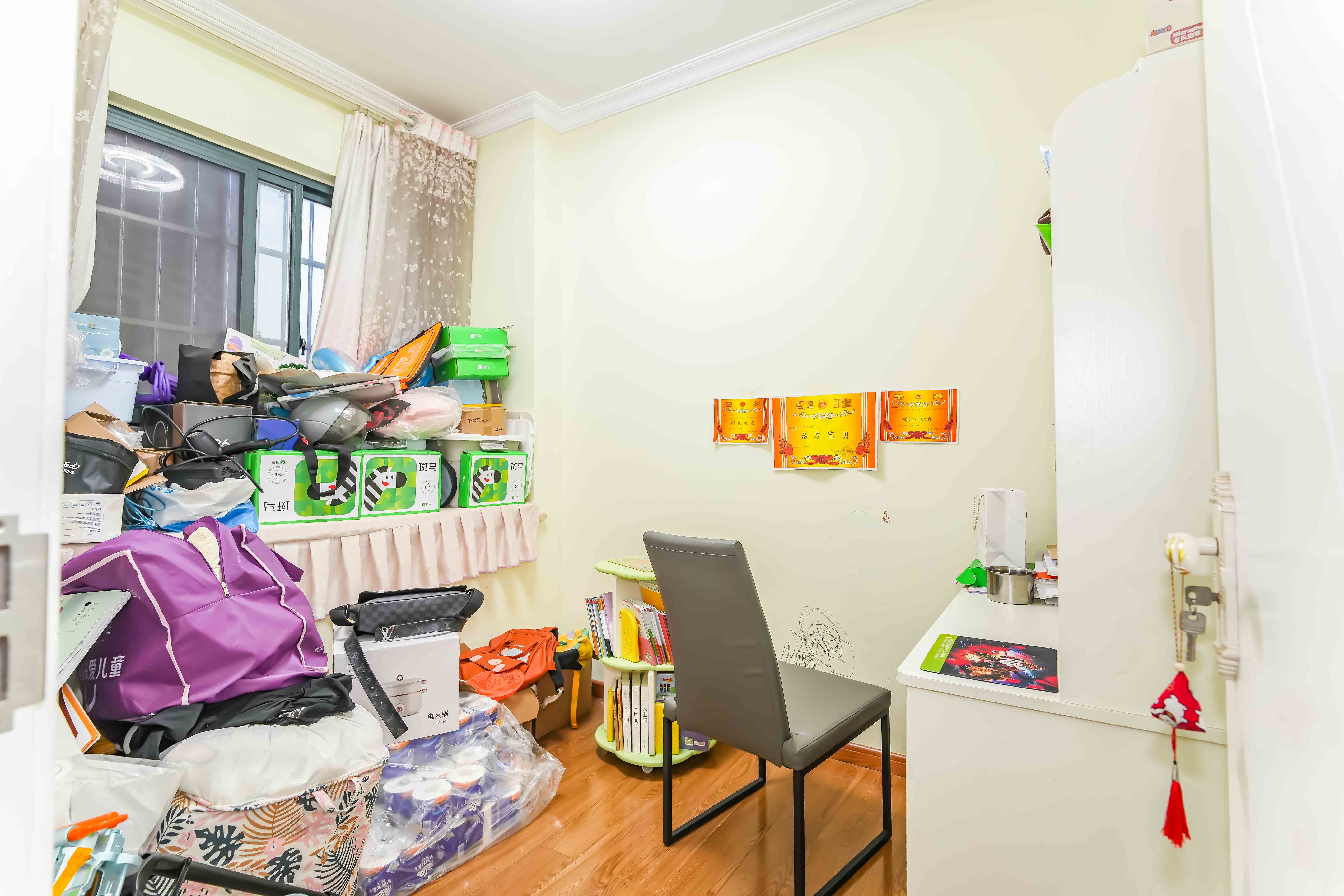 洋湖时代  3室2厅1卫    76.8万卧室