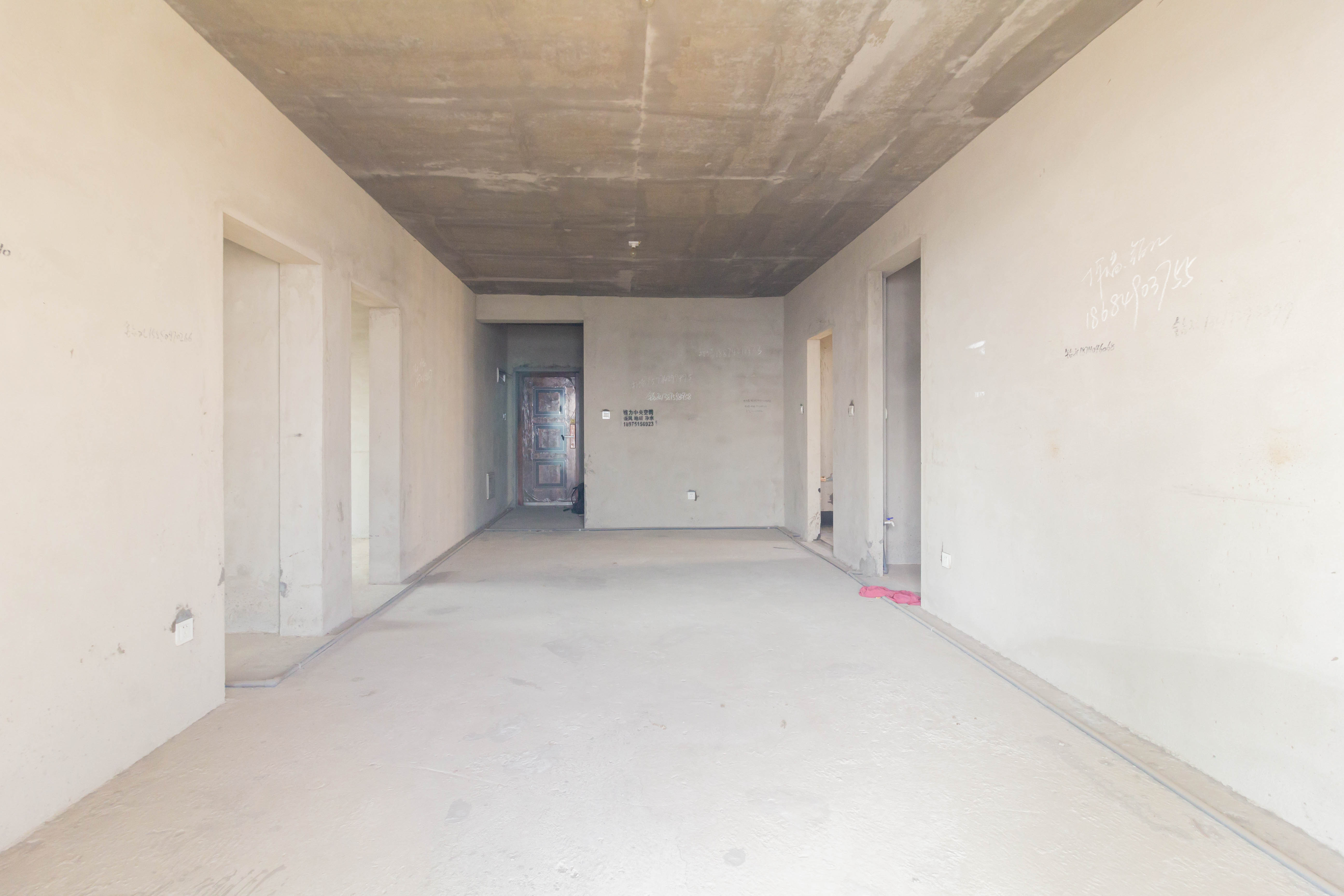 爵世名邸东湖(东湖壹号企业总部基地) 3室2厅2卫 98.0万 爵世名邸东湖(东湖壹号企业总部基地) 3室2厅2卫 98.0万客厅