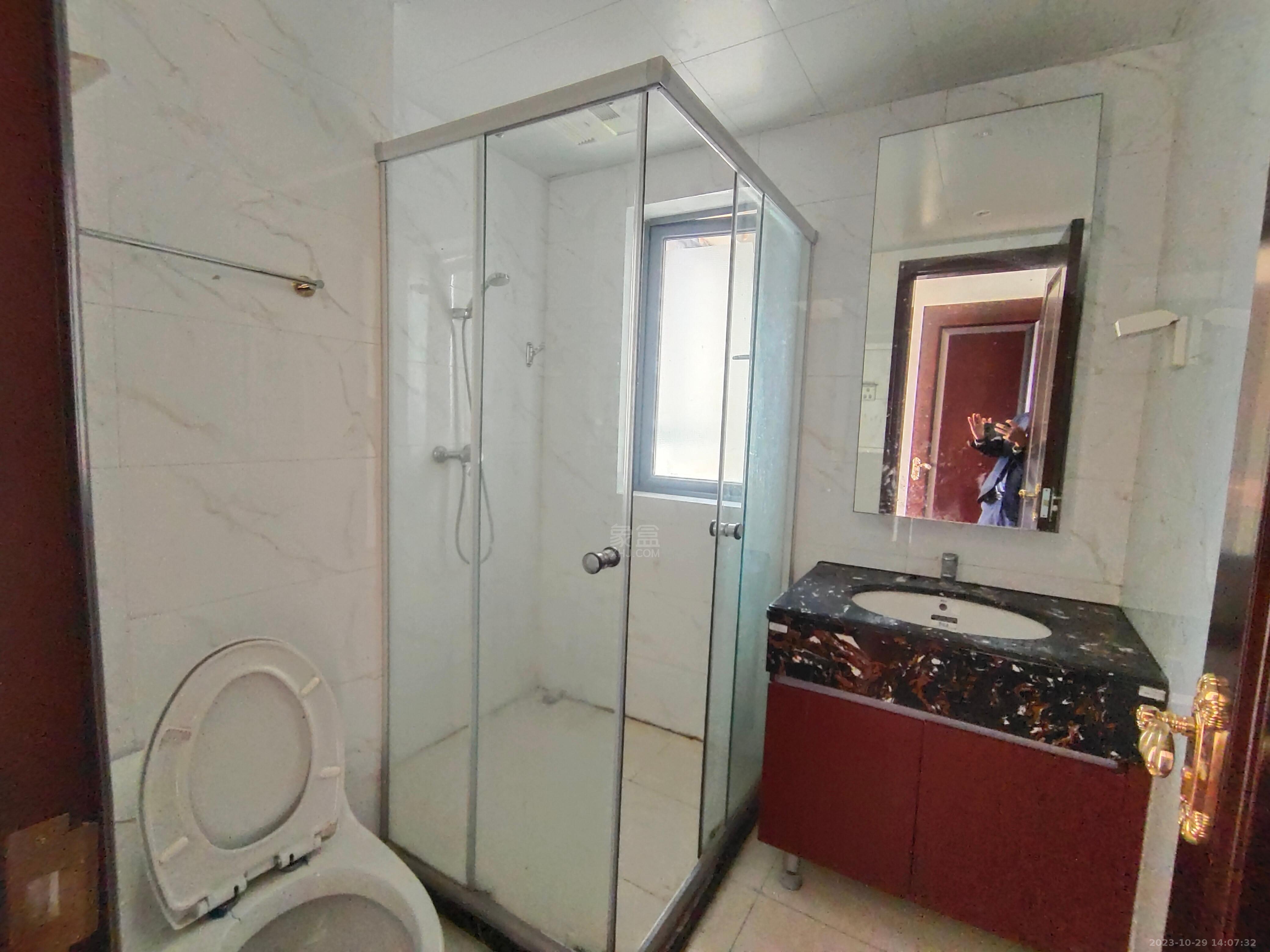 恒大华府 3室2厅2卫 100.00万 恒大华府 3室2厅2卫 100.00万室内图