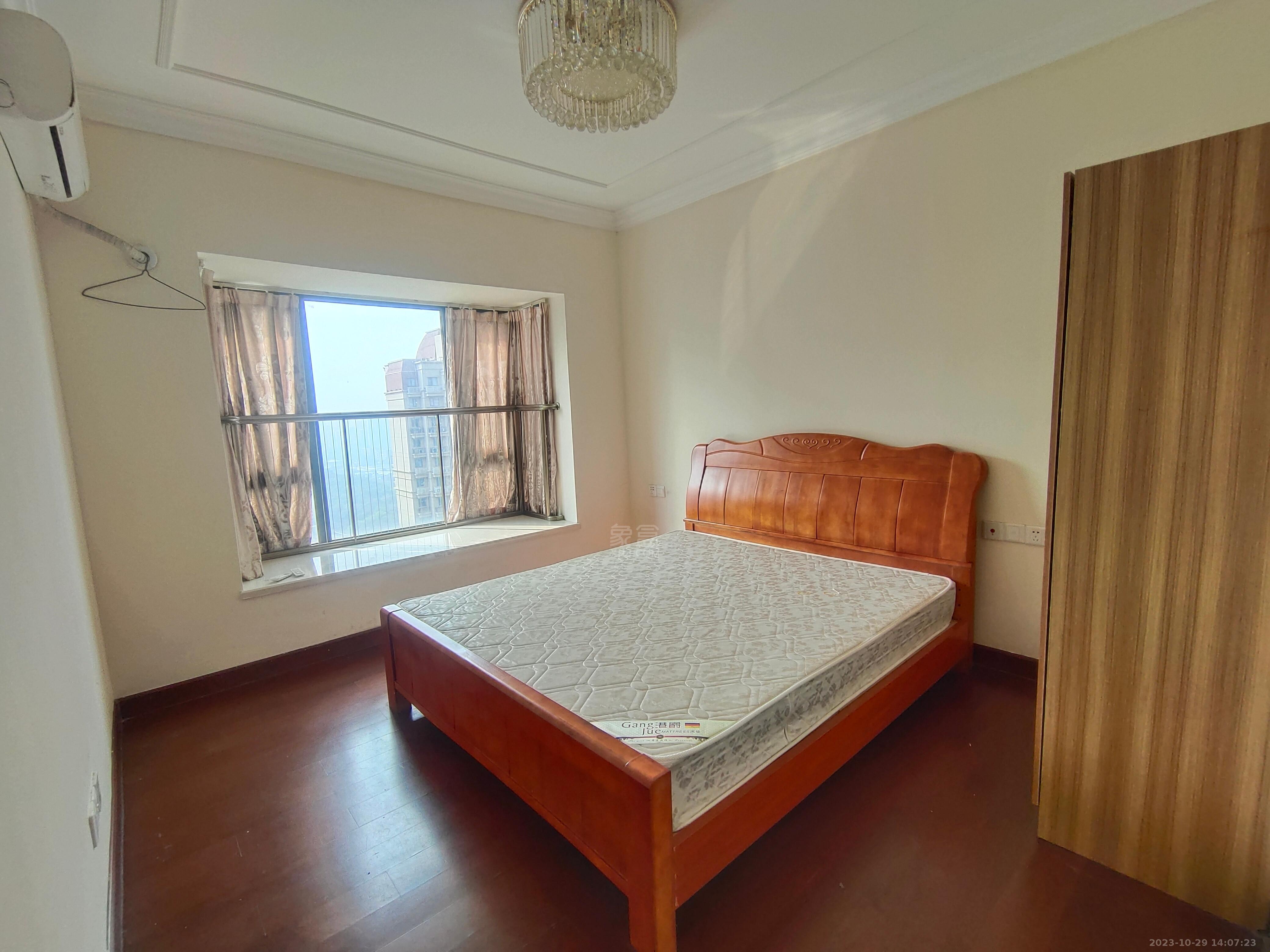 恒大华府 3室2厅2卫 100.00万 恒大华府 3室2厅2卫 100.00万室内图