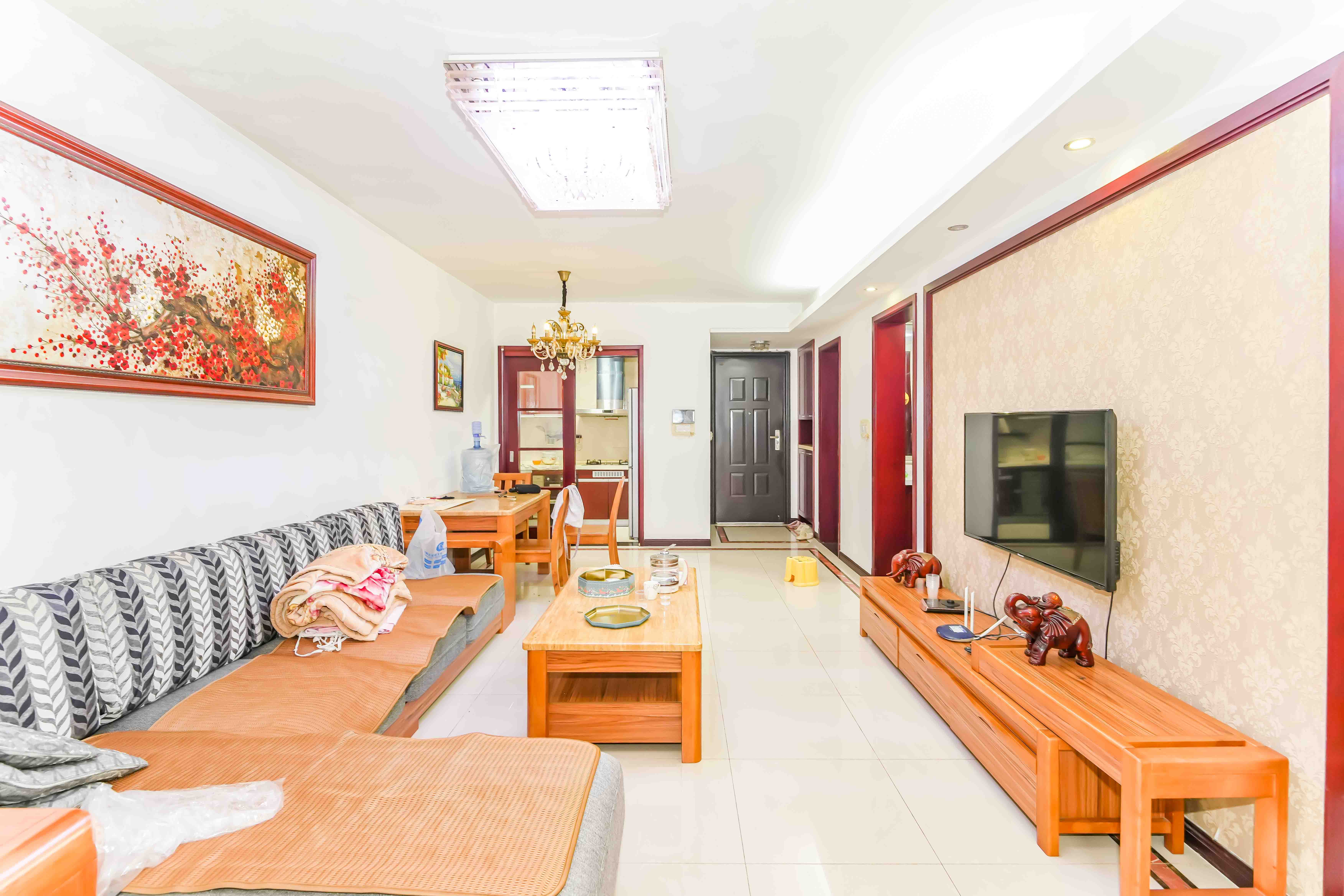 中海国际二期  3室2厅1卫    83.0万客厅