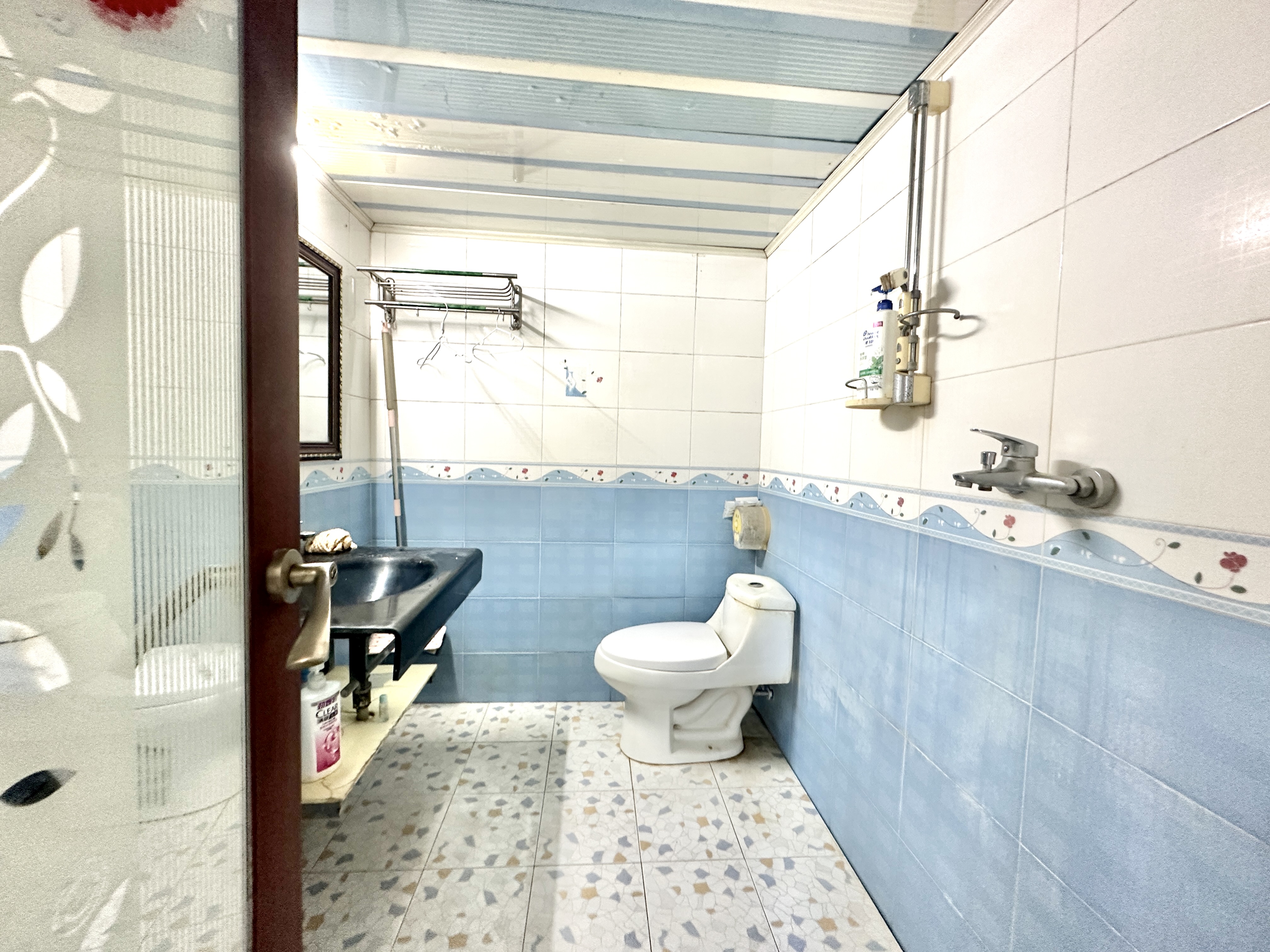 裕兴大厦  3室2厅2卫    163.0万卫生间