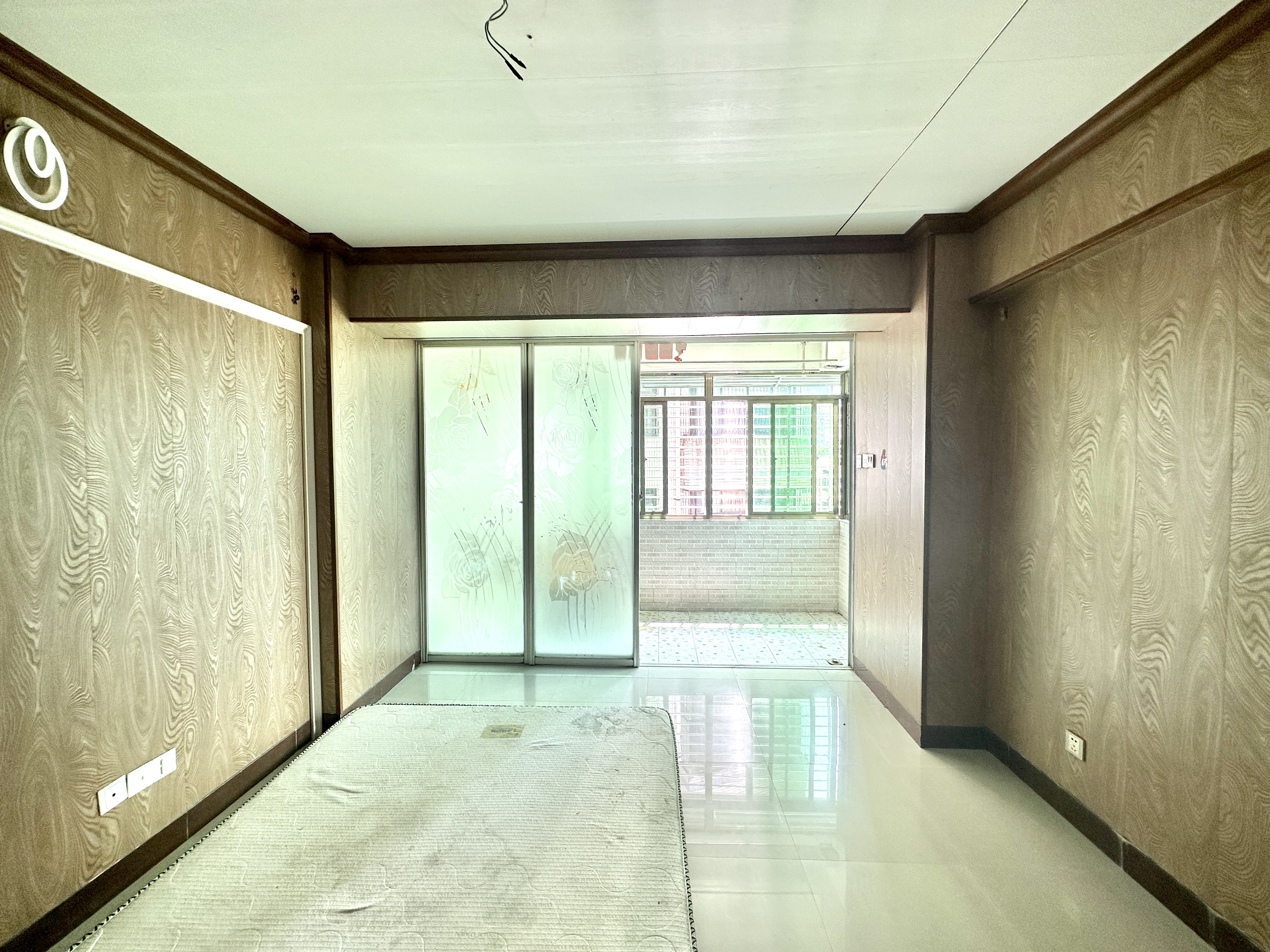 裕兴大厦  3室2厅2卫    163.0万卧室